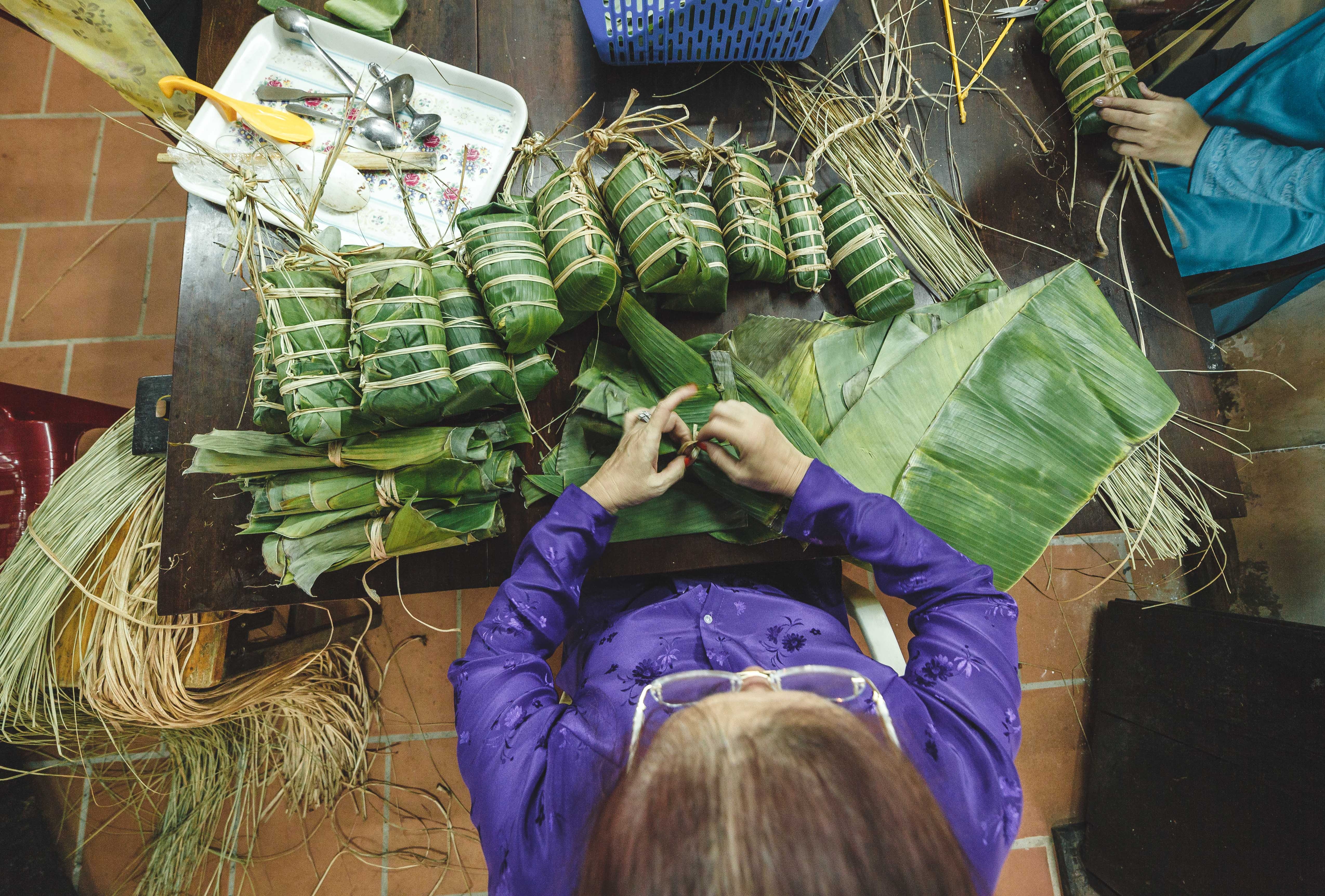 sum hop goi banh tet anh 12