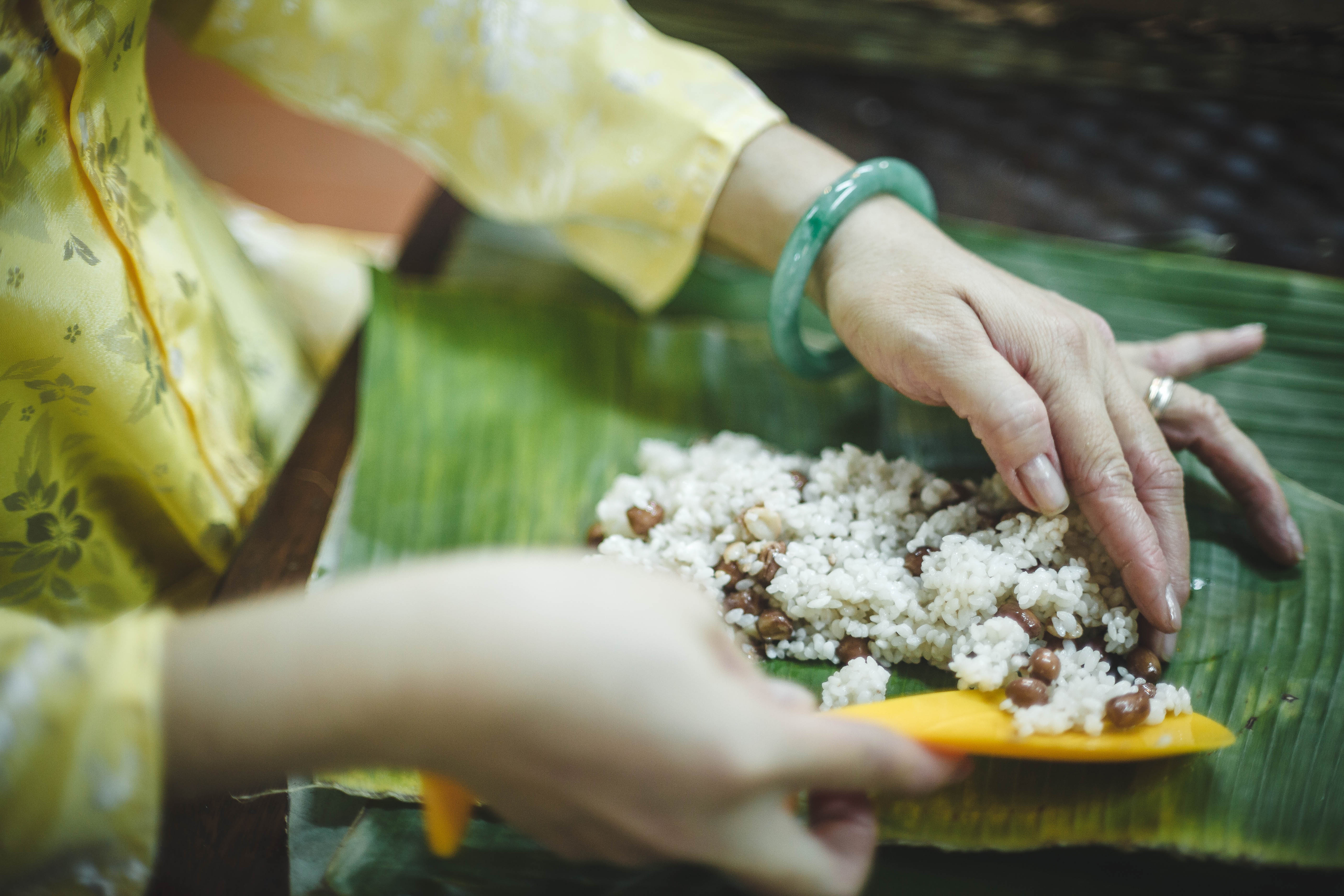 sum hop goi banh tet anh 4