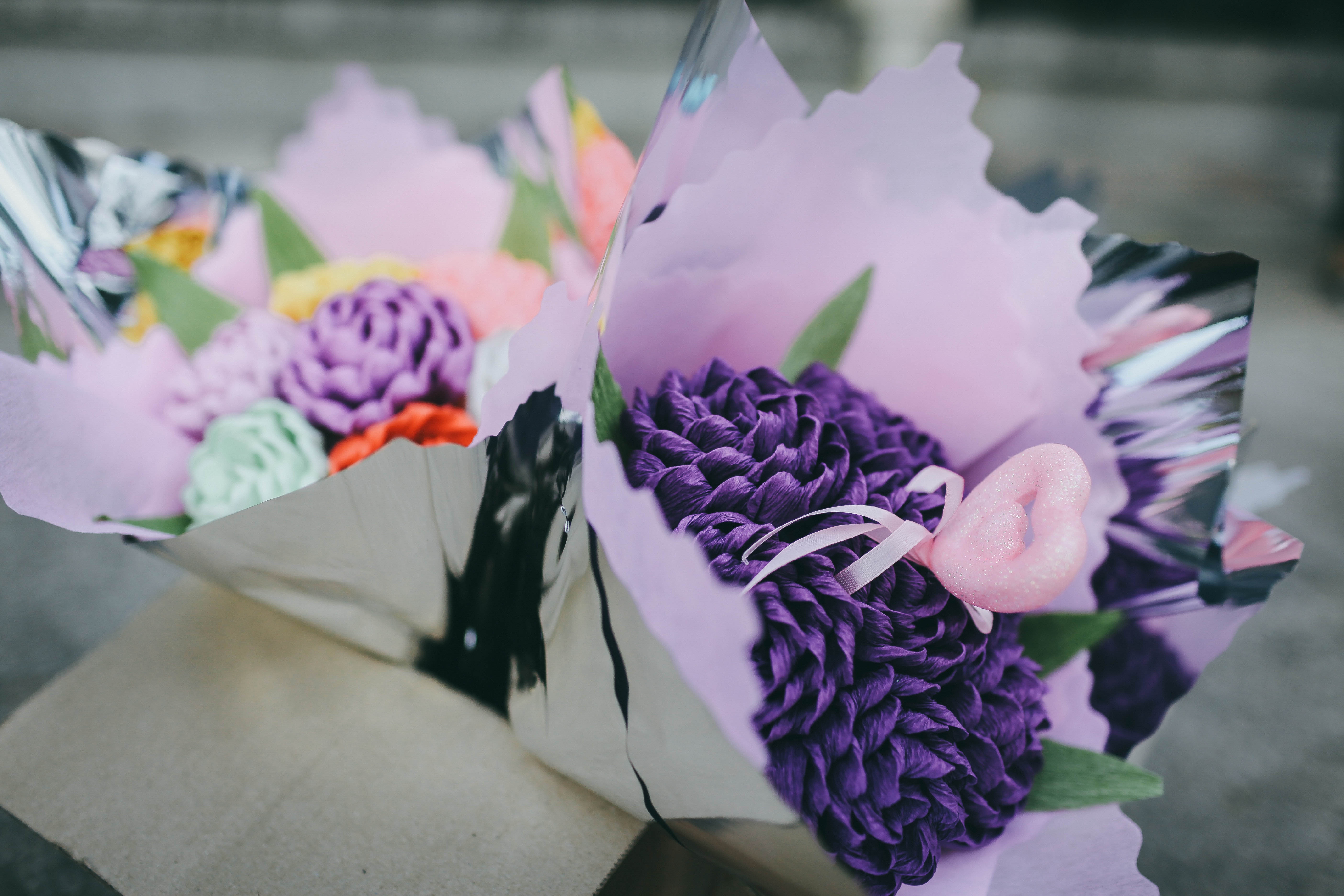 valentine sai gon,  valentine 2017,  hoa hong,  hoa tuoi,  hoa hong giay,  gau bong,  thu bong,  cap doi,  yeu nhau,  gioi tre anh 5