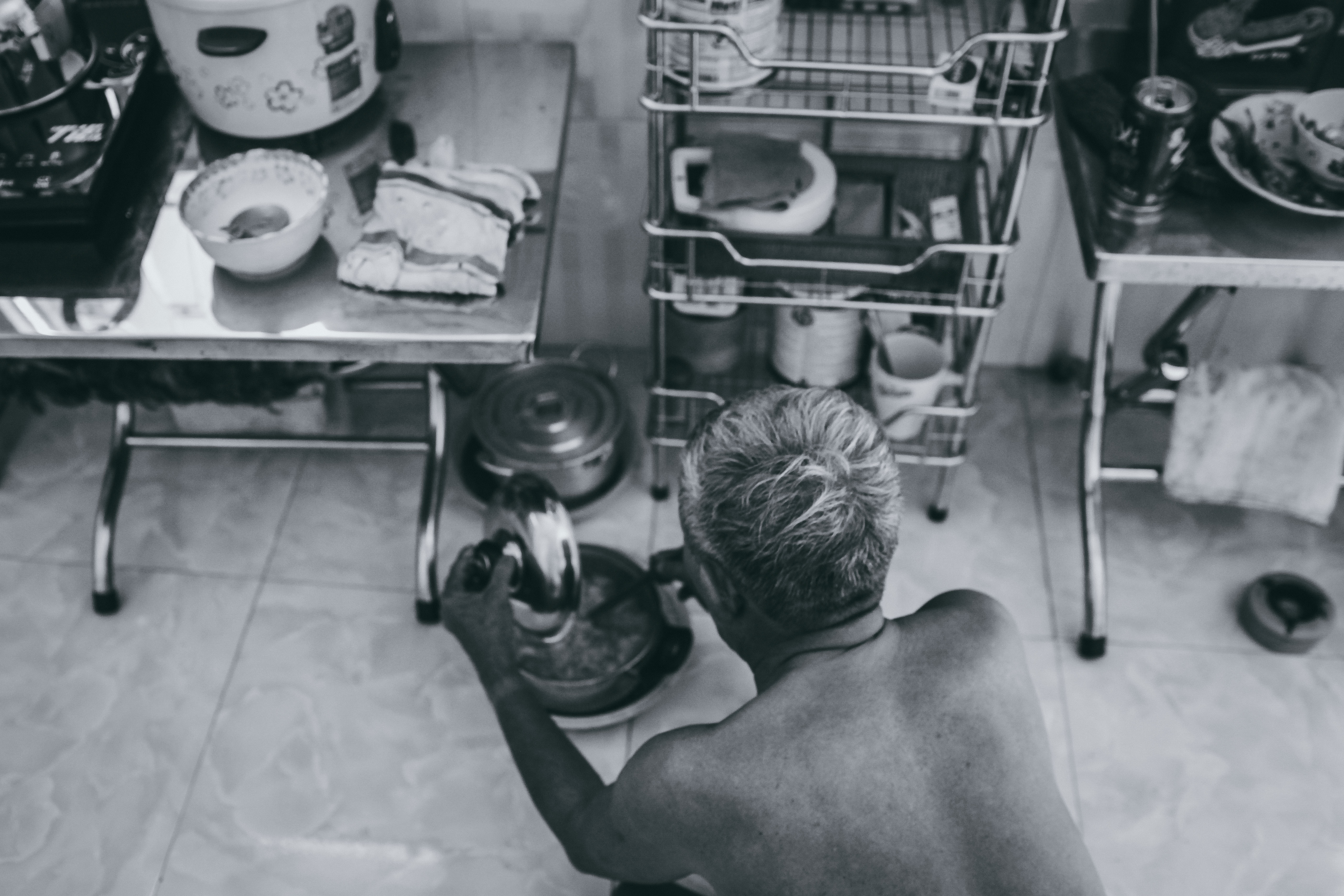 Tinh yeu cua ba lao mu ong cut chan o Sai Gon anh 11