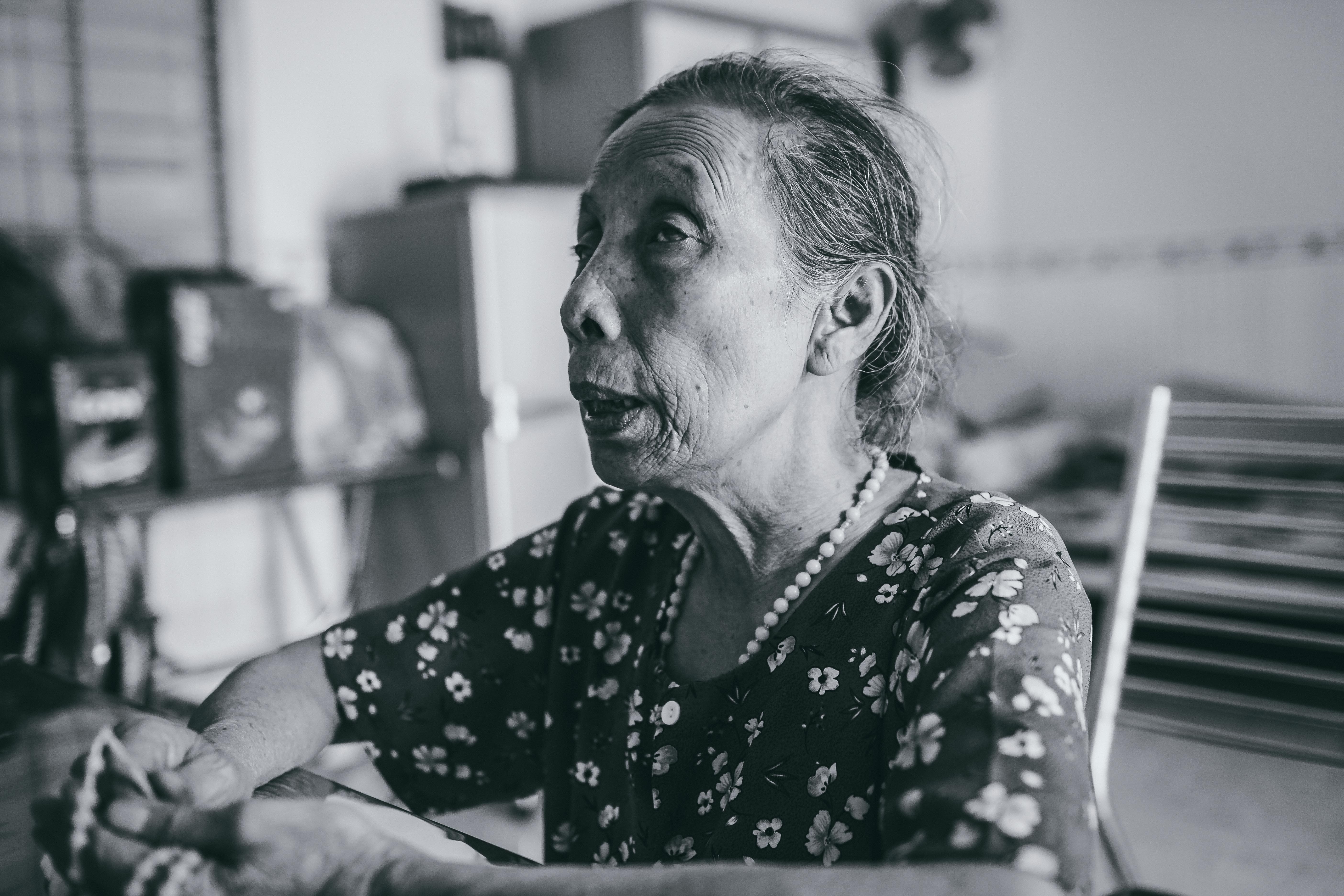 Tinh yeu cua ba lao mu ong cut chan o Sai Gon anh 1