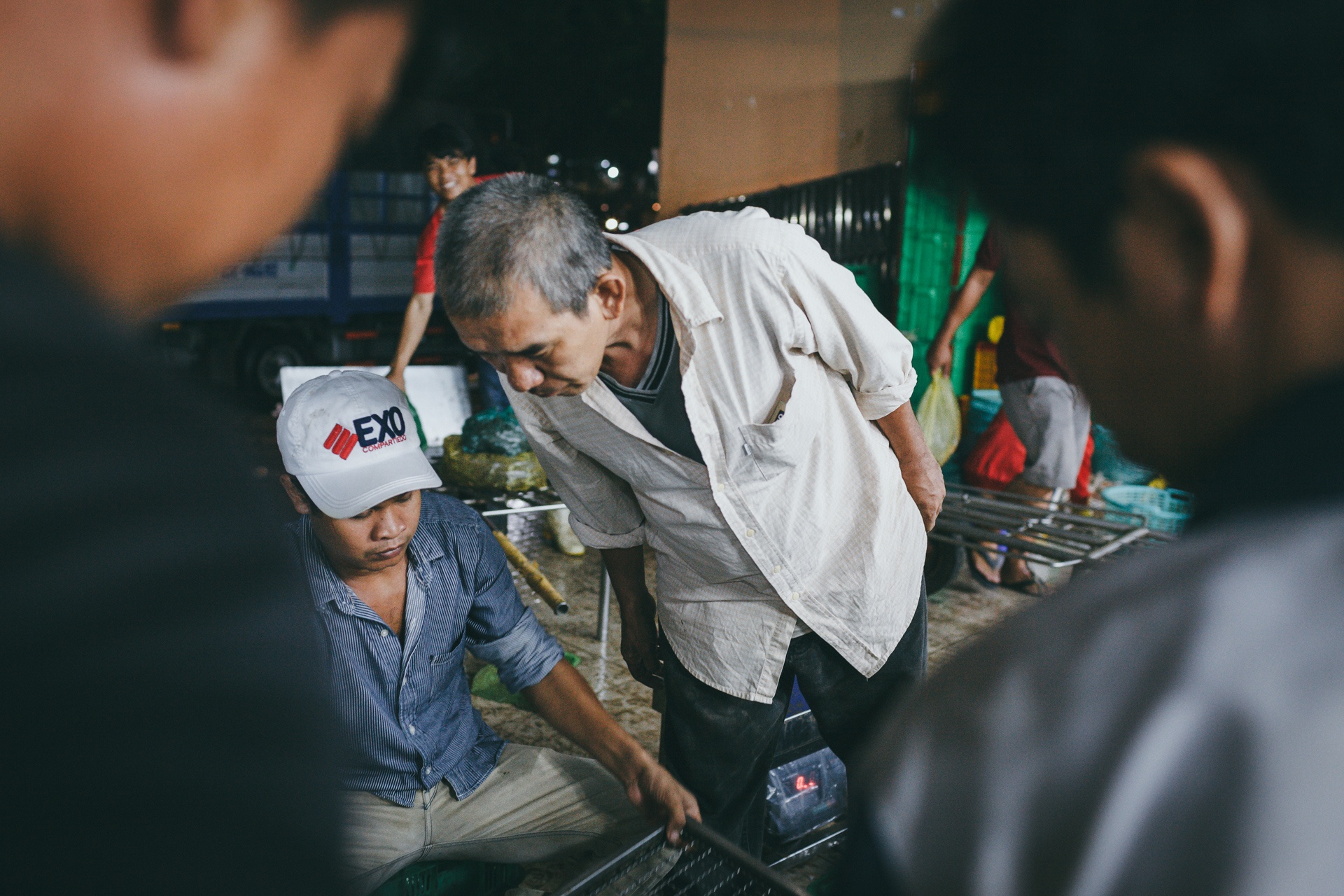 cho dau moi binh dien,  cho dem sai gon anh 17