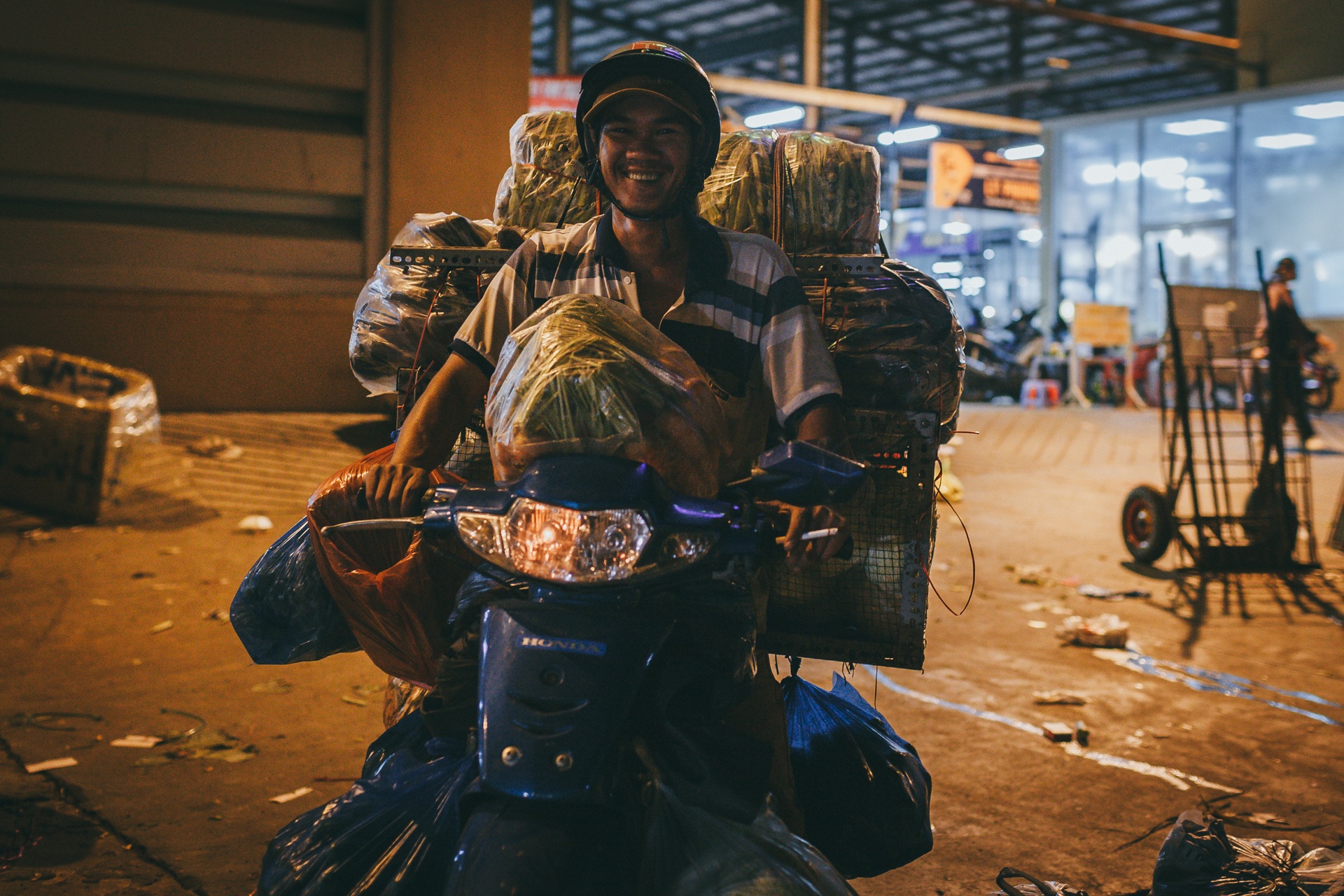 cho dau moi binh dien,  cho dem sai gon anh 20