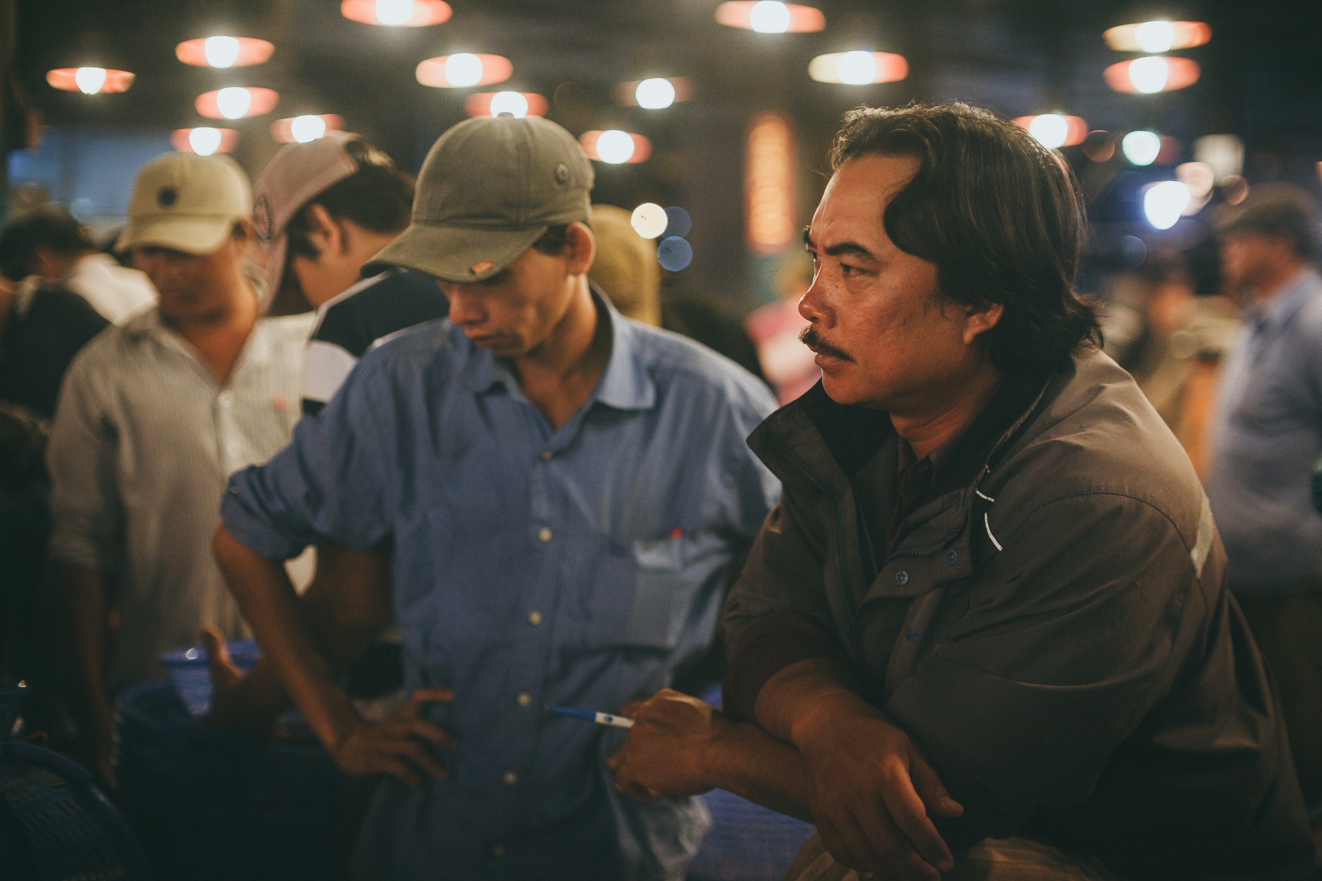 cho dau moi binh dien,  cho dem sai gon anh 8