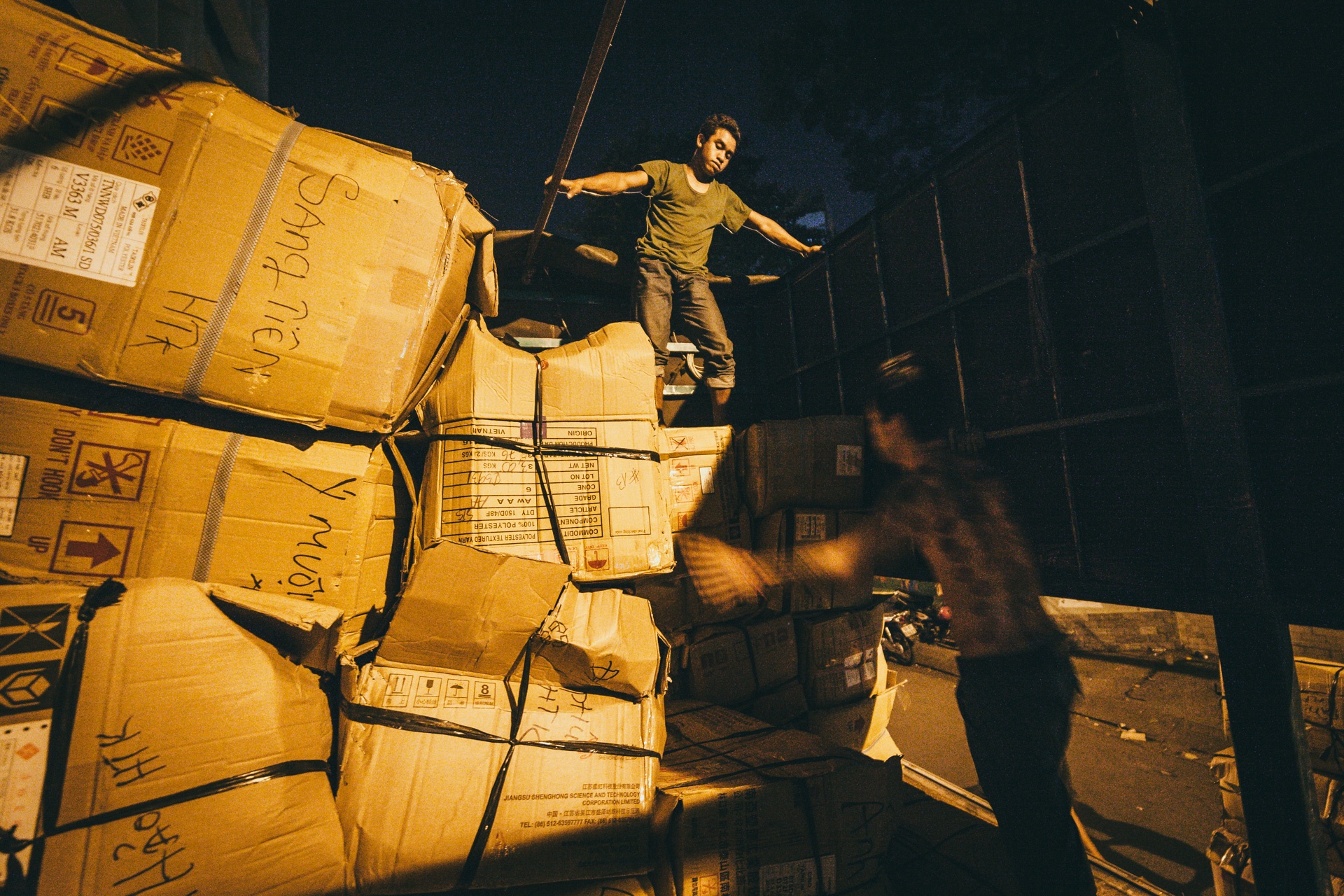 vua hoa nhon nhip suot dem ngay giua trung tam Sai Gon anh 1