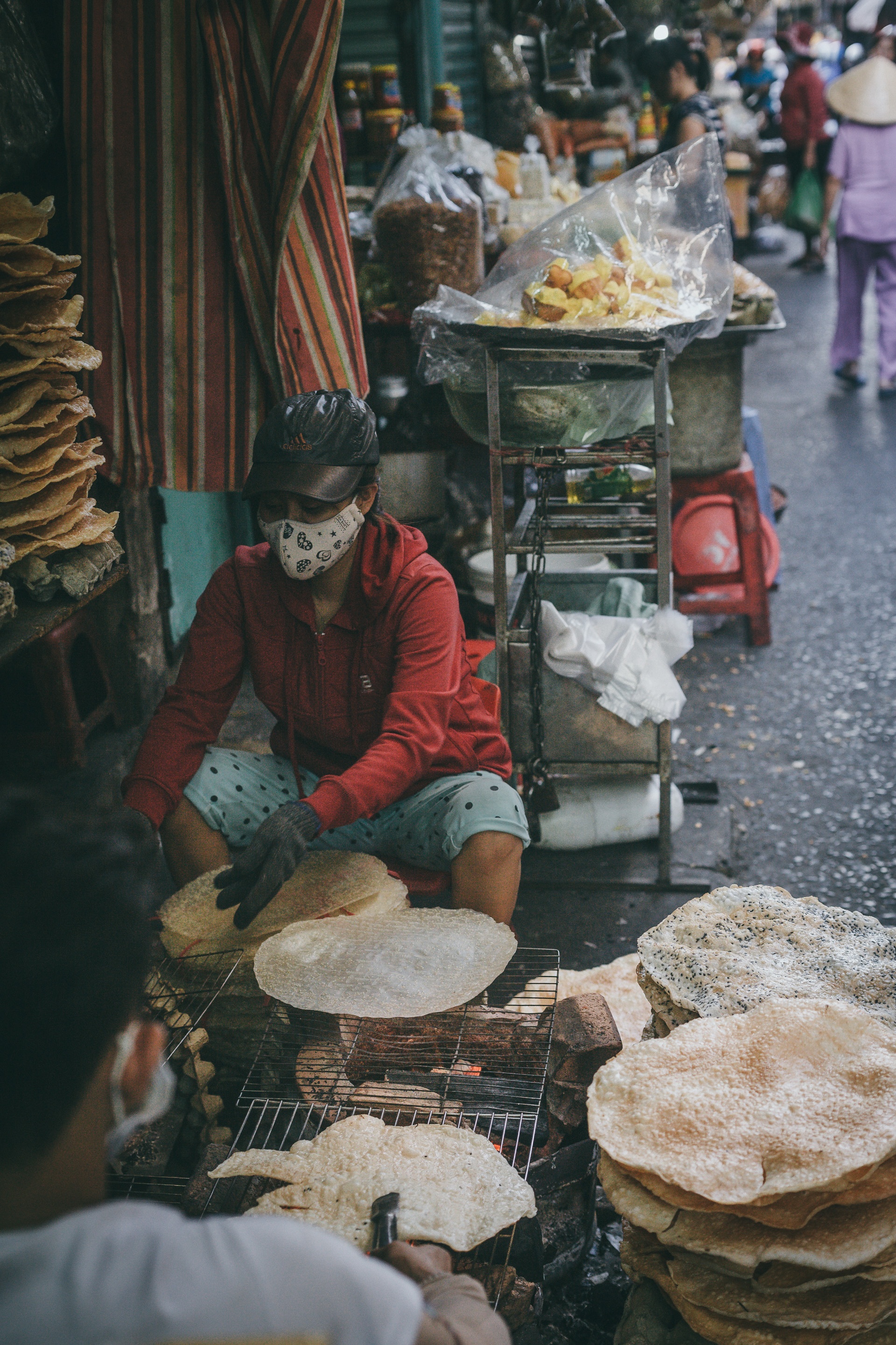 cho dac san mien trung doc dao giua sai gon anh 11