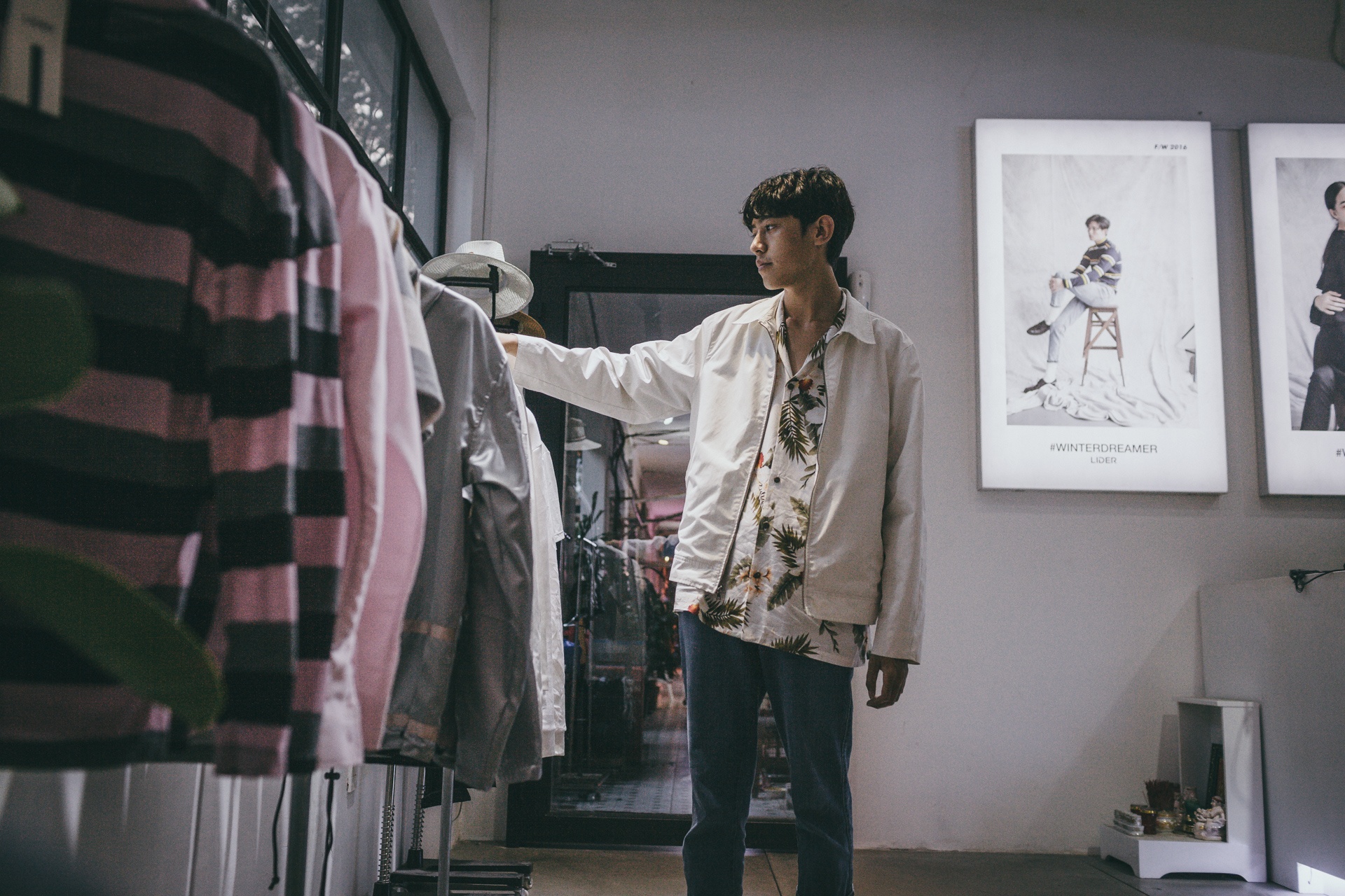 nhung cua hang da sac mau an minh trong long chung cu cu anh 11