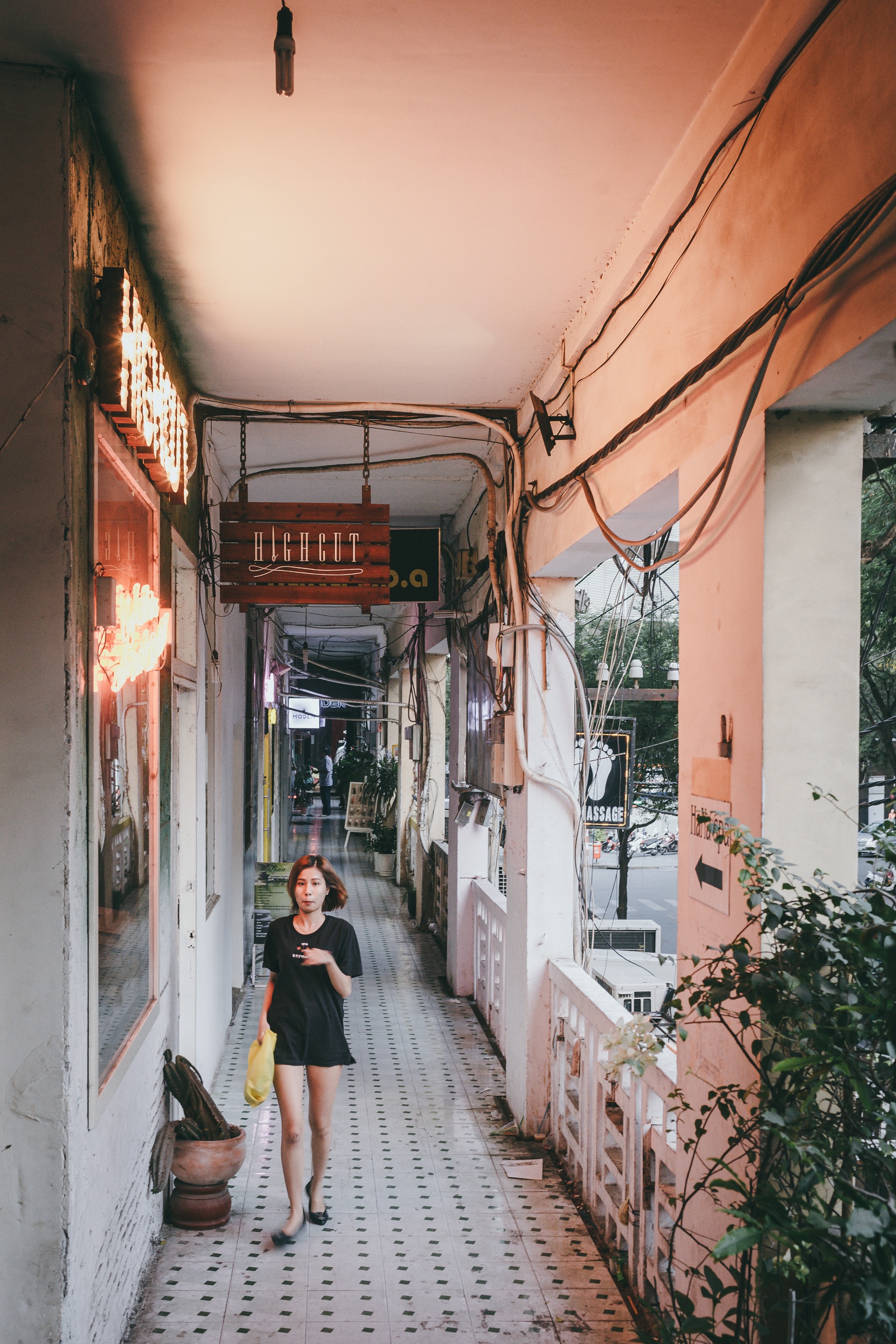 nhung cua hang da sac mau an minh trong long chung cu cu anh 4