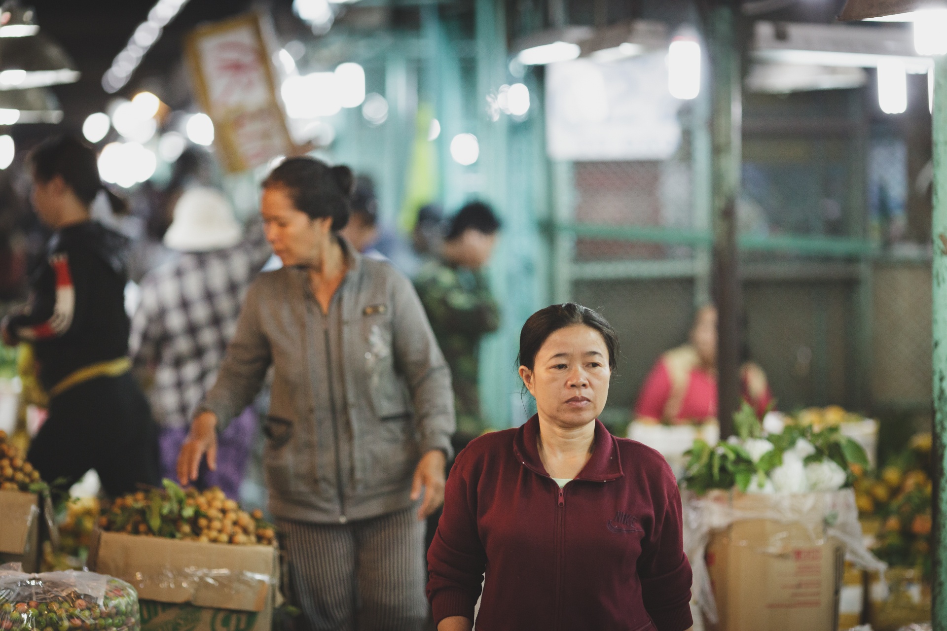 Ben trong cho dau moi trai cay lon nhat Sai Gon hinh anh