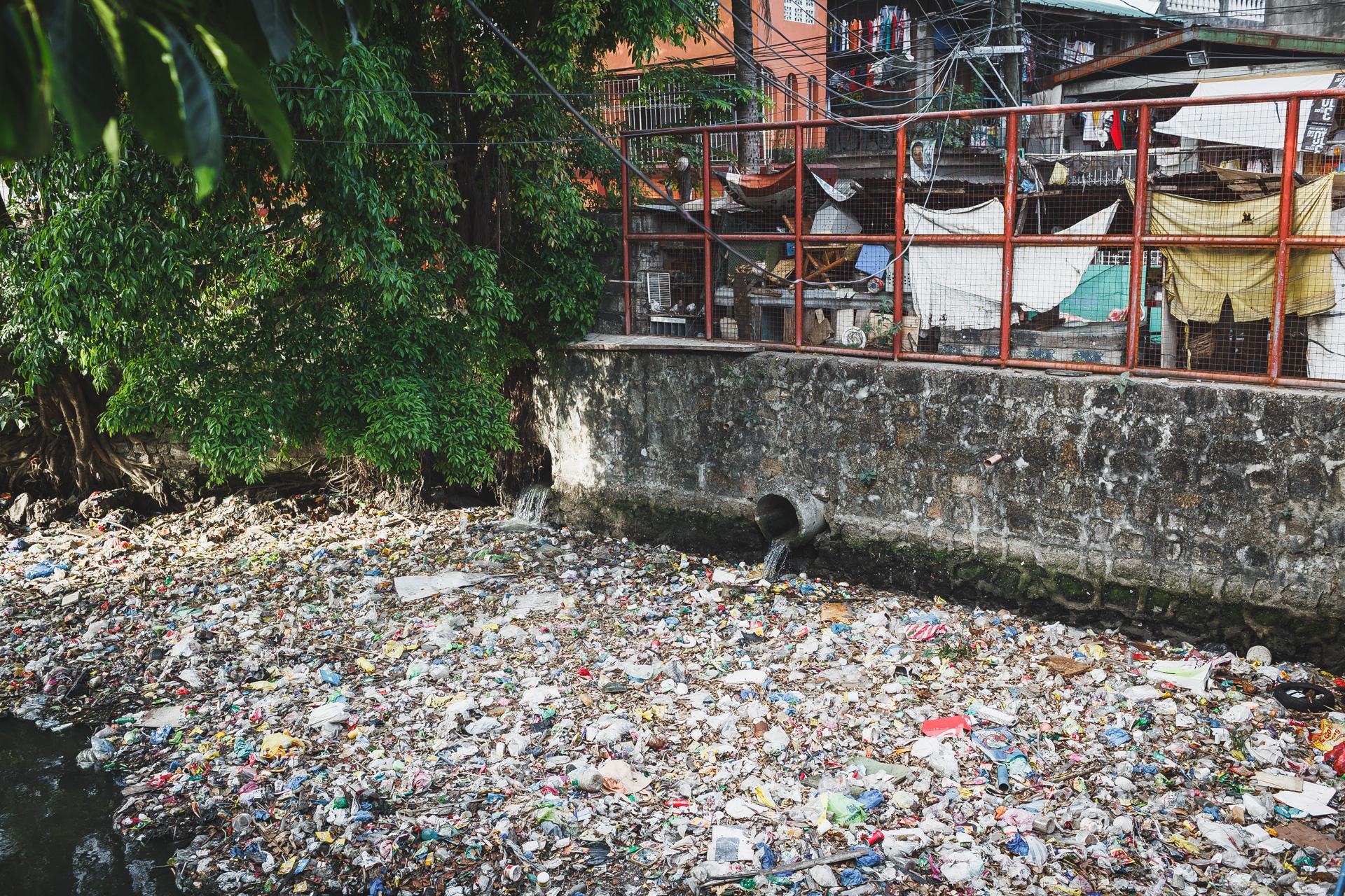 phan hoa giau ngheo o manila anh 3