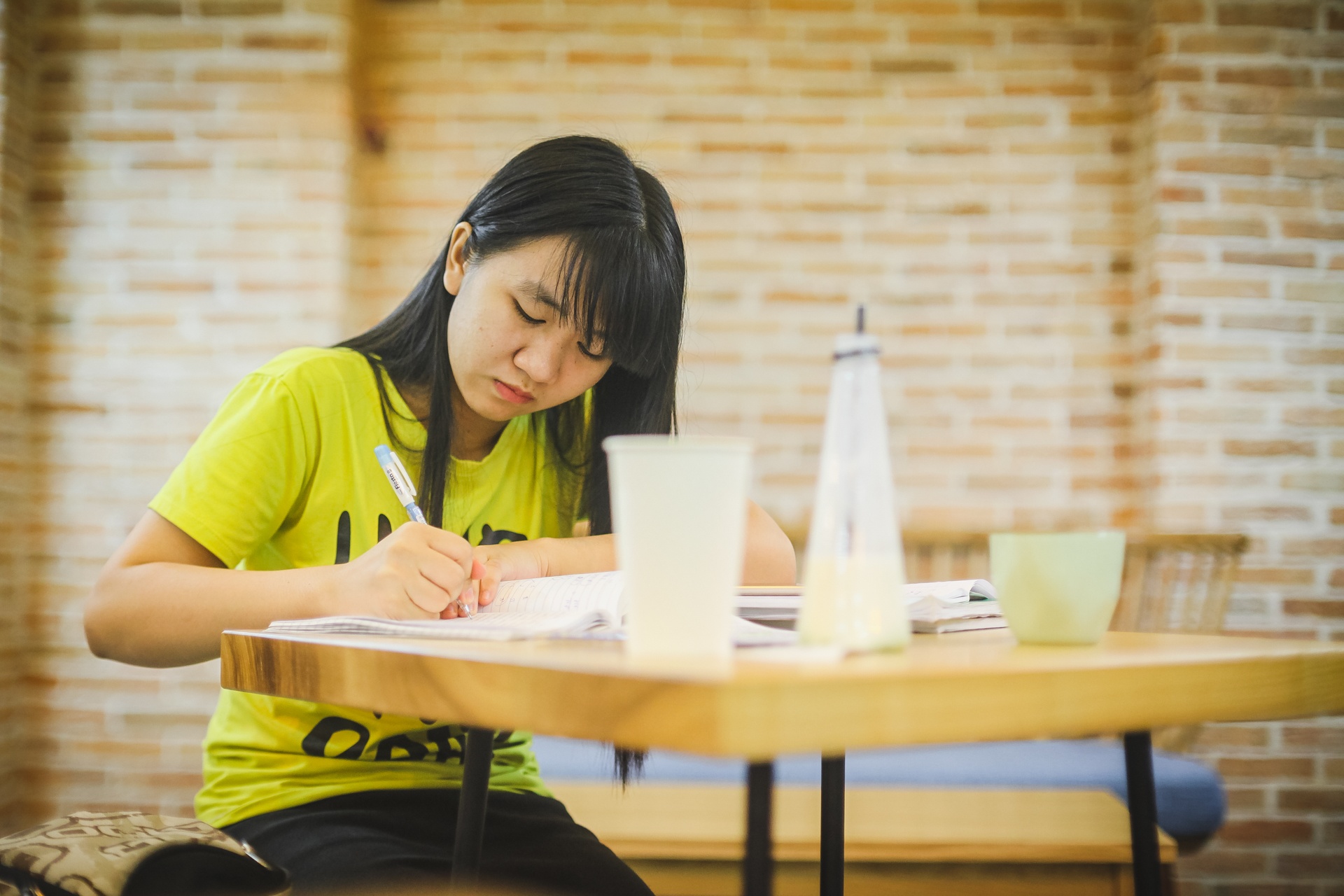 Quan ca phe sach thu hut gioi tre Sai Gon hinh anh