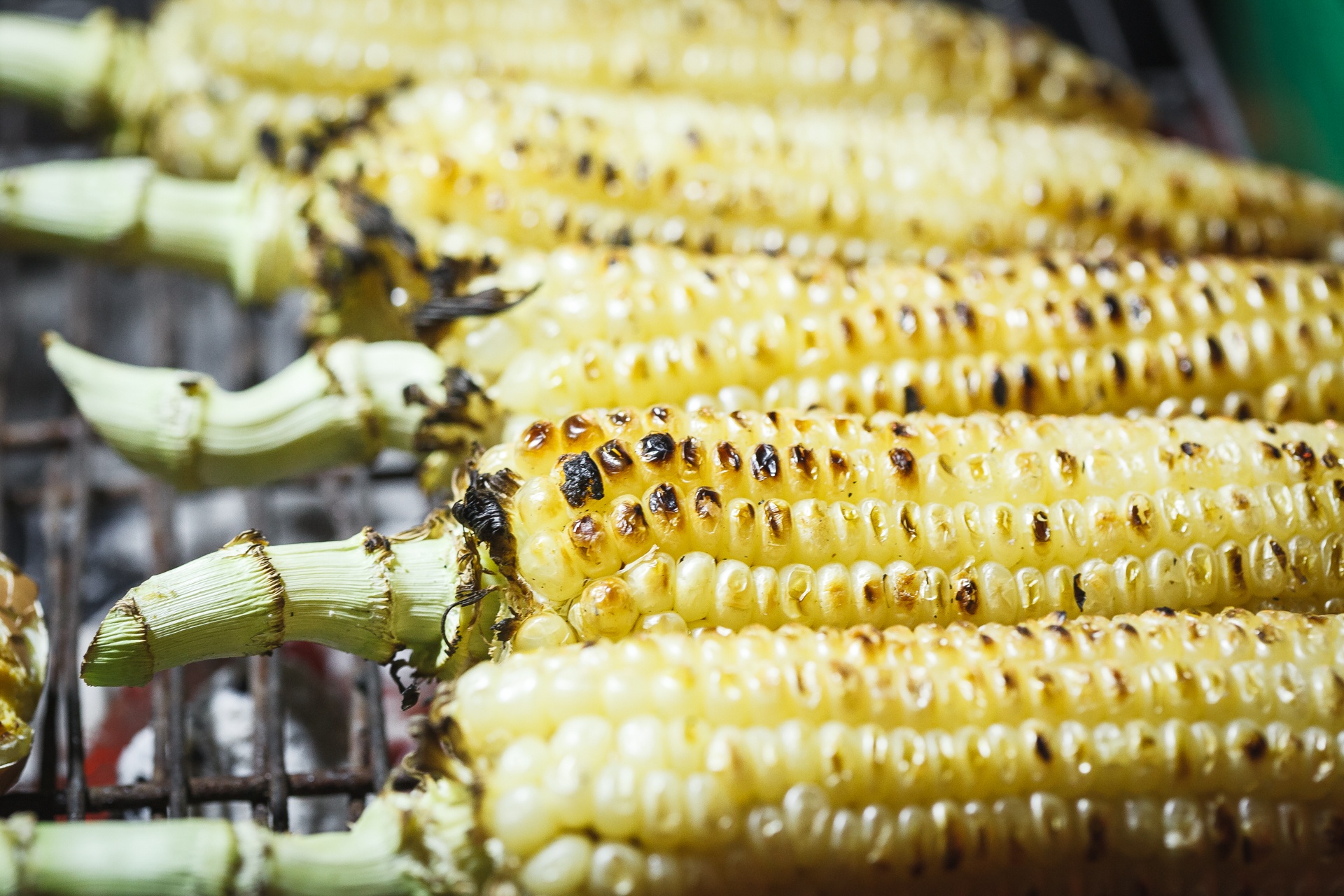 Cac mon an vat hap dan thuc khach o cho dem Da Lat hinh anh