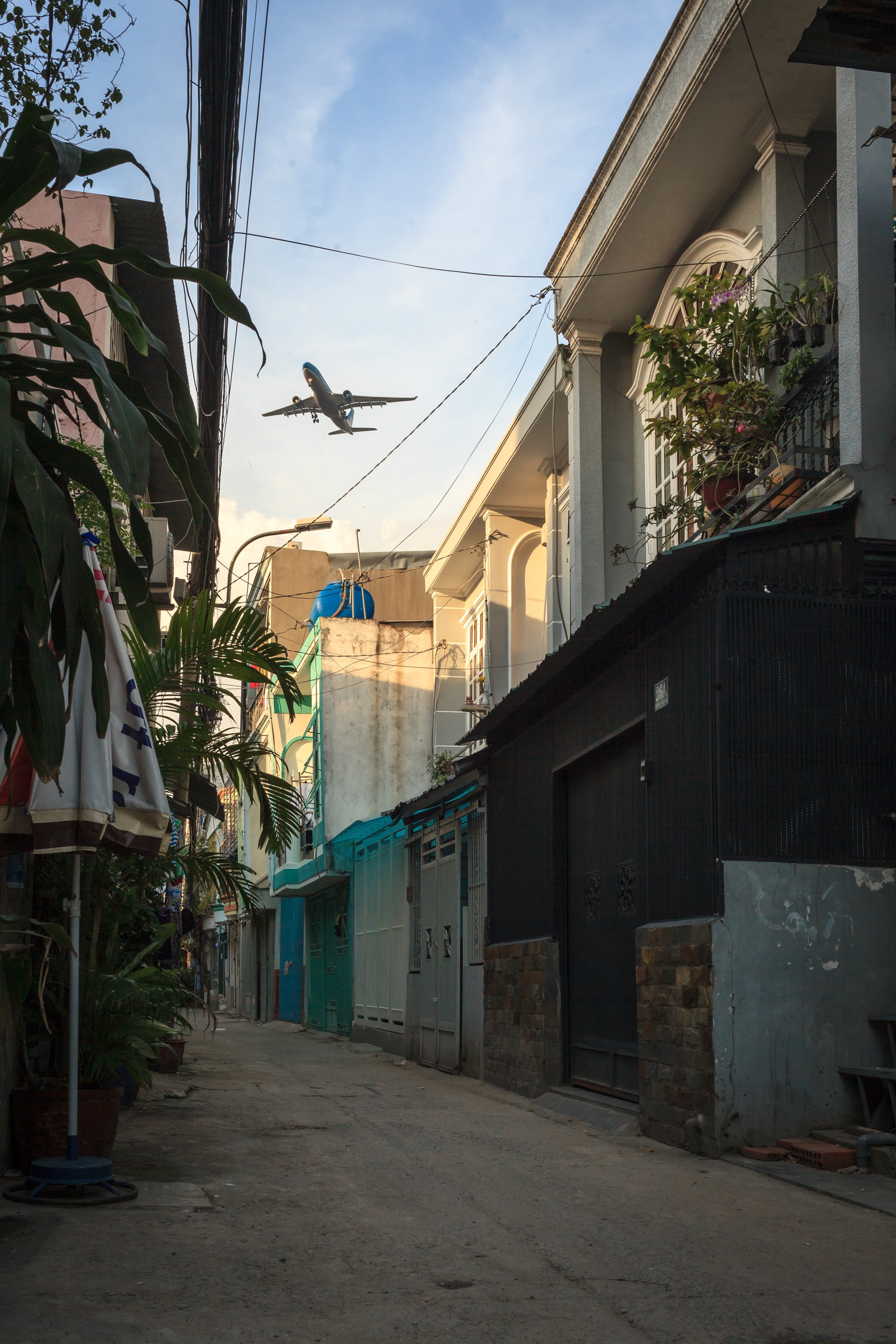 cuoc song duoi bai dap tan son nhat anh 1