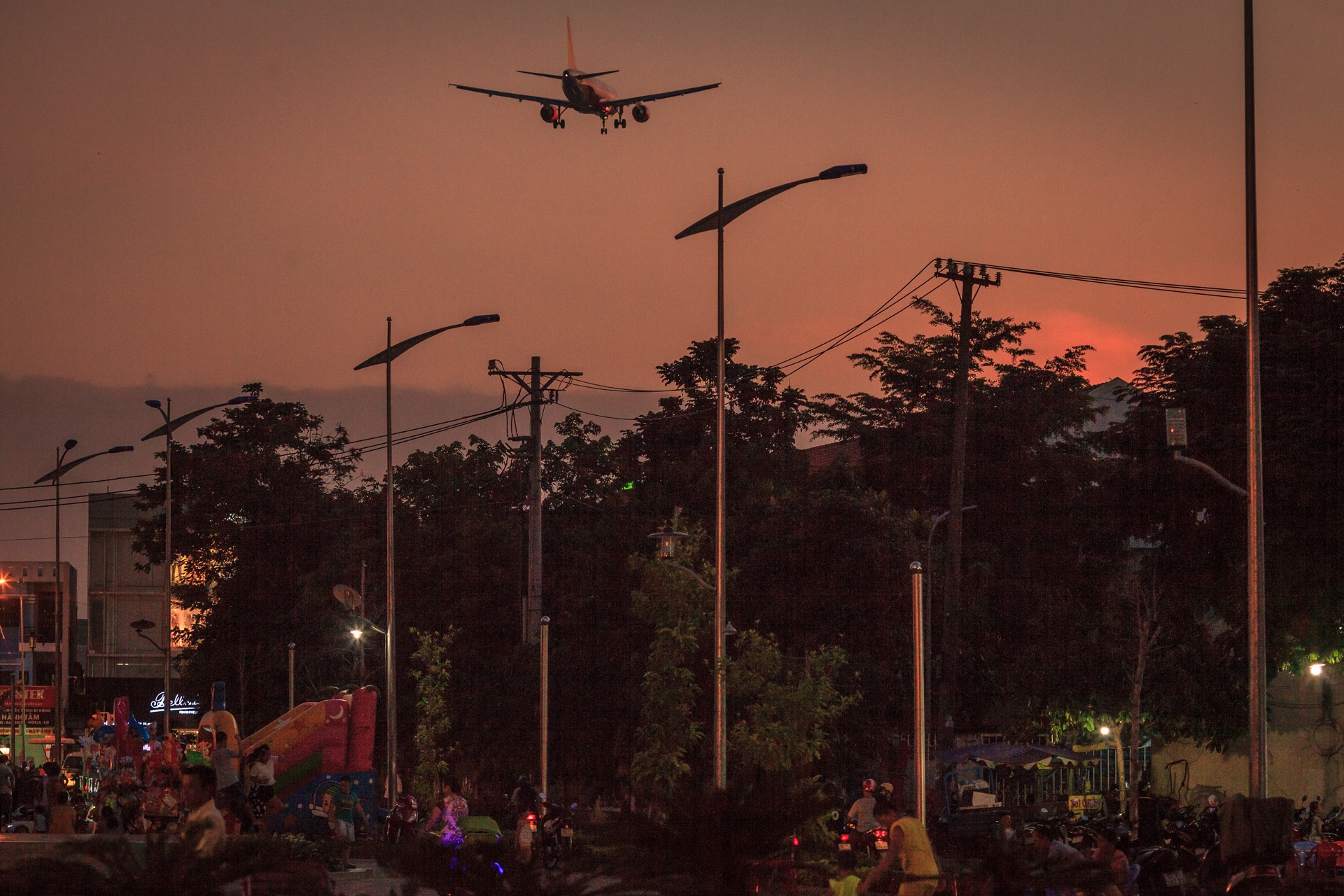 cuoc song duoi bai dap tan son nhat anh 12