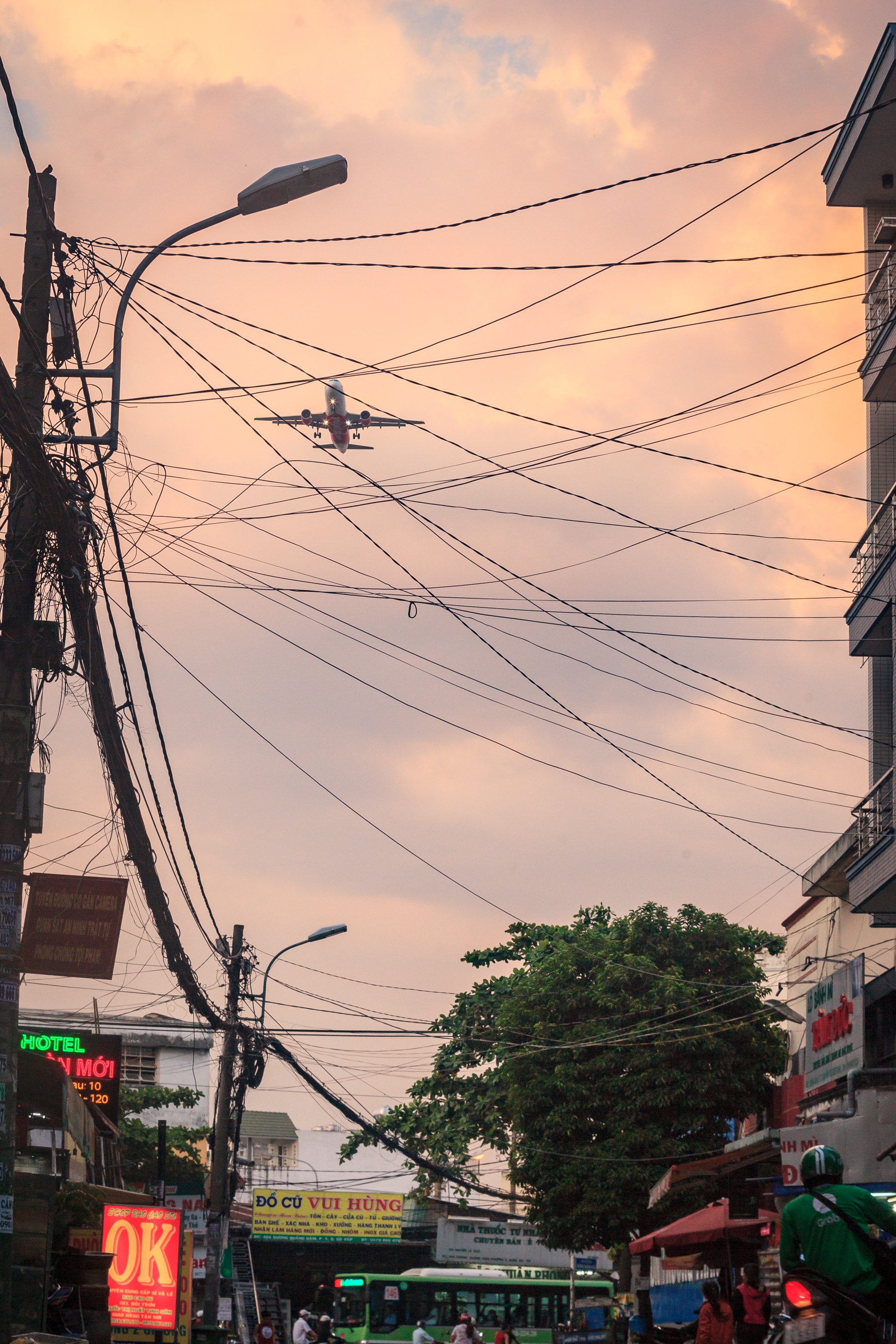 cuoc song duoi bai dap tan son nhat anh 7
