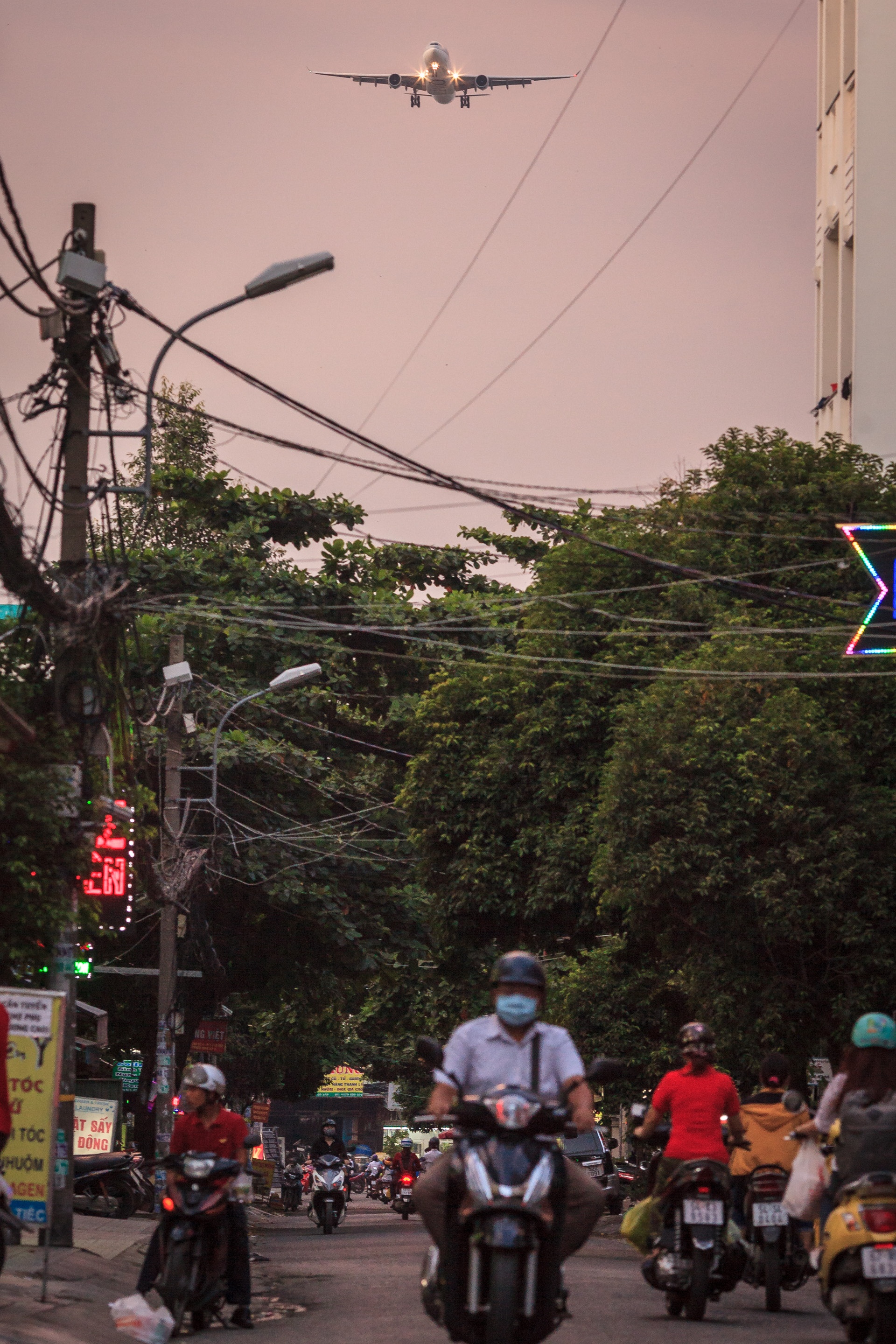 cuoc song duoi bai dap tan son nhat anh 8