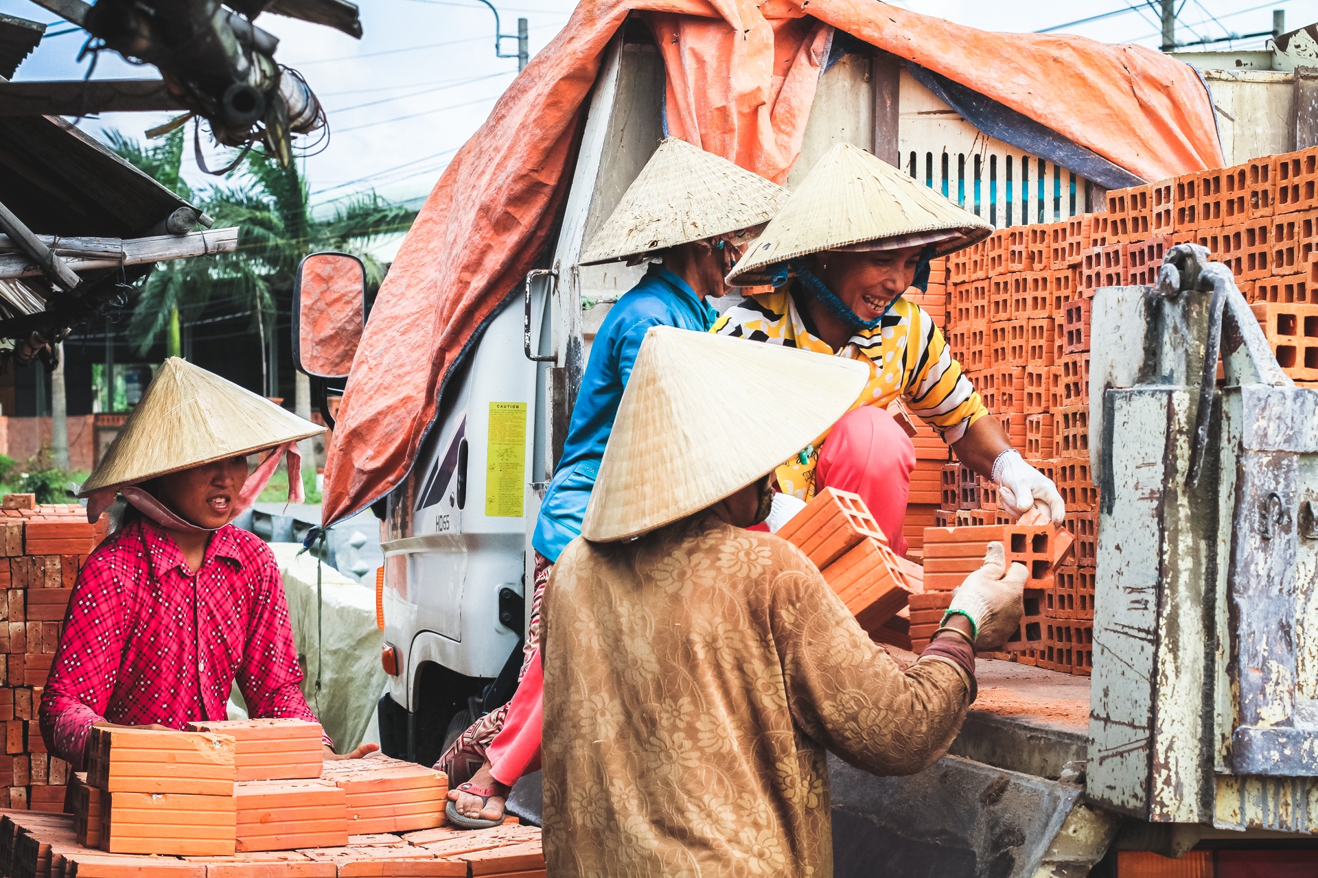 gian nan nghe lam gach nung thu cong anh 18