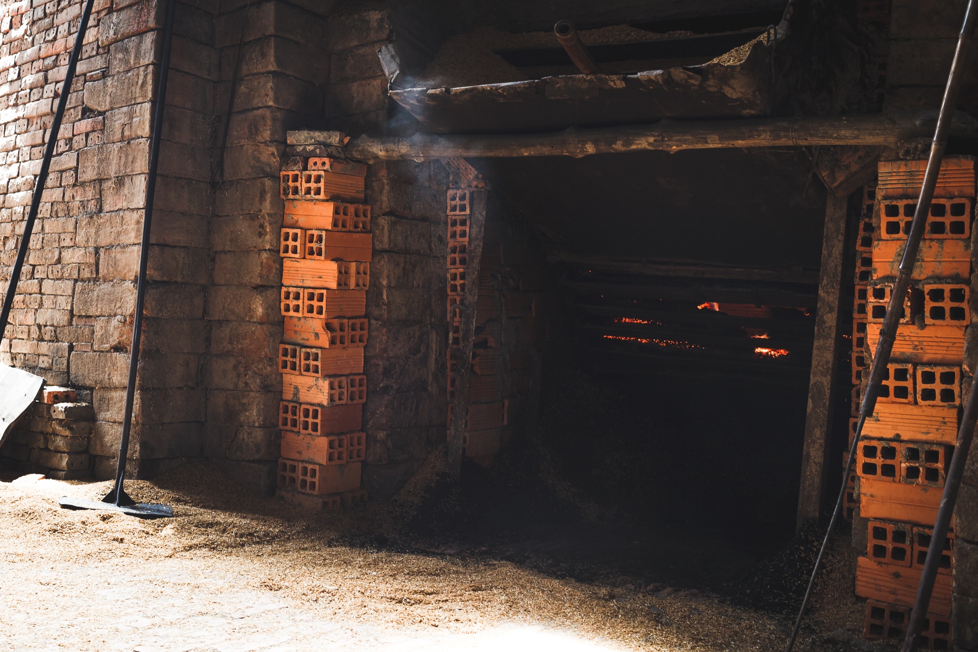 gian nan nghe lam gach nung thu cong anh 13