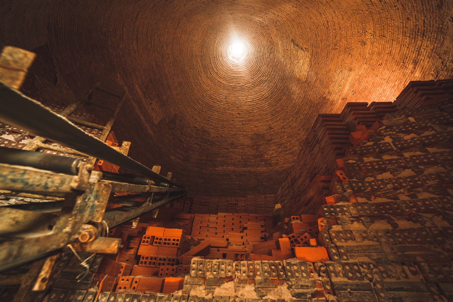 Nhung nguoi lam gach thu cong cuoi cung o lang nghe qua 2 the ky hinh anh