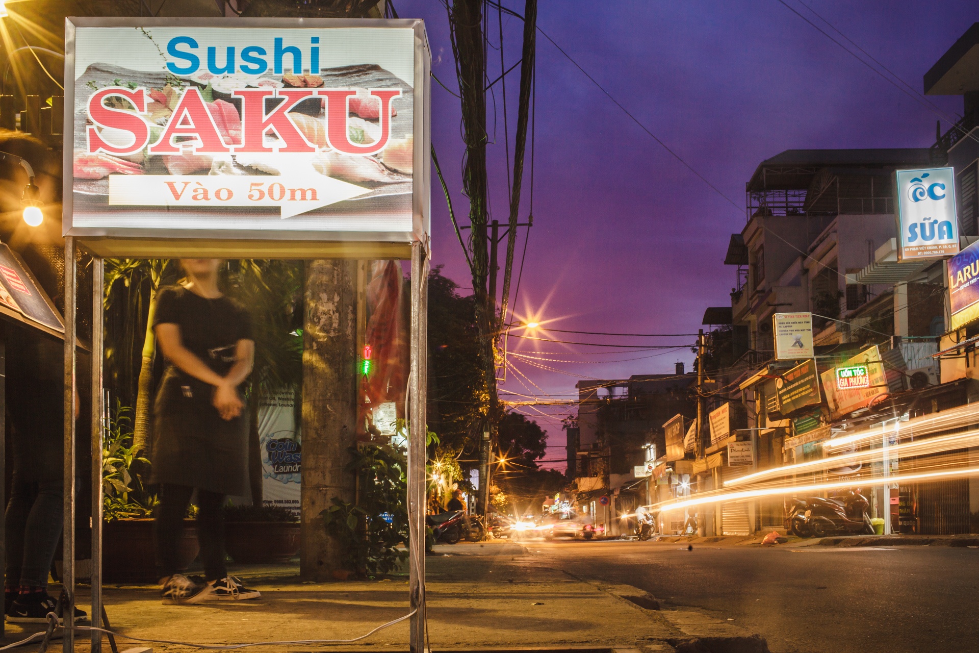 Pho Nhat Ban thu 2 giua long Sai Gon hinh anh