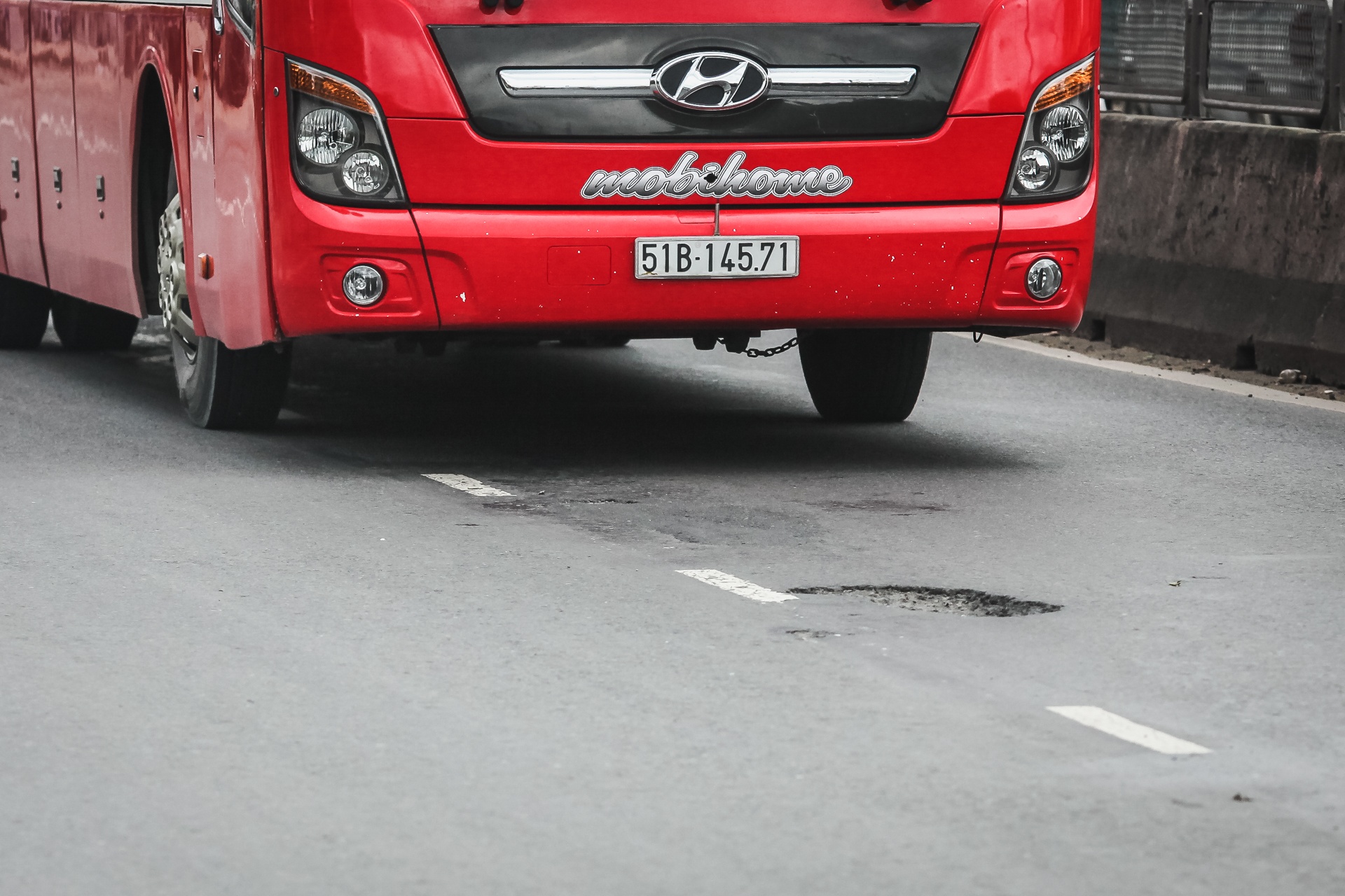 o ga tren duong quoc lo duoc BOT nang cap anh 3