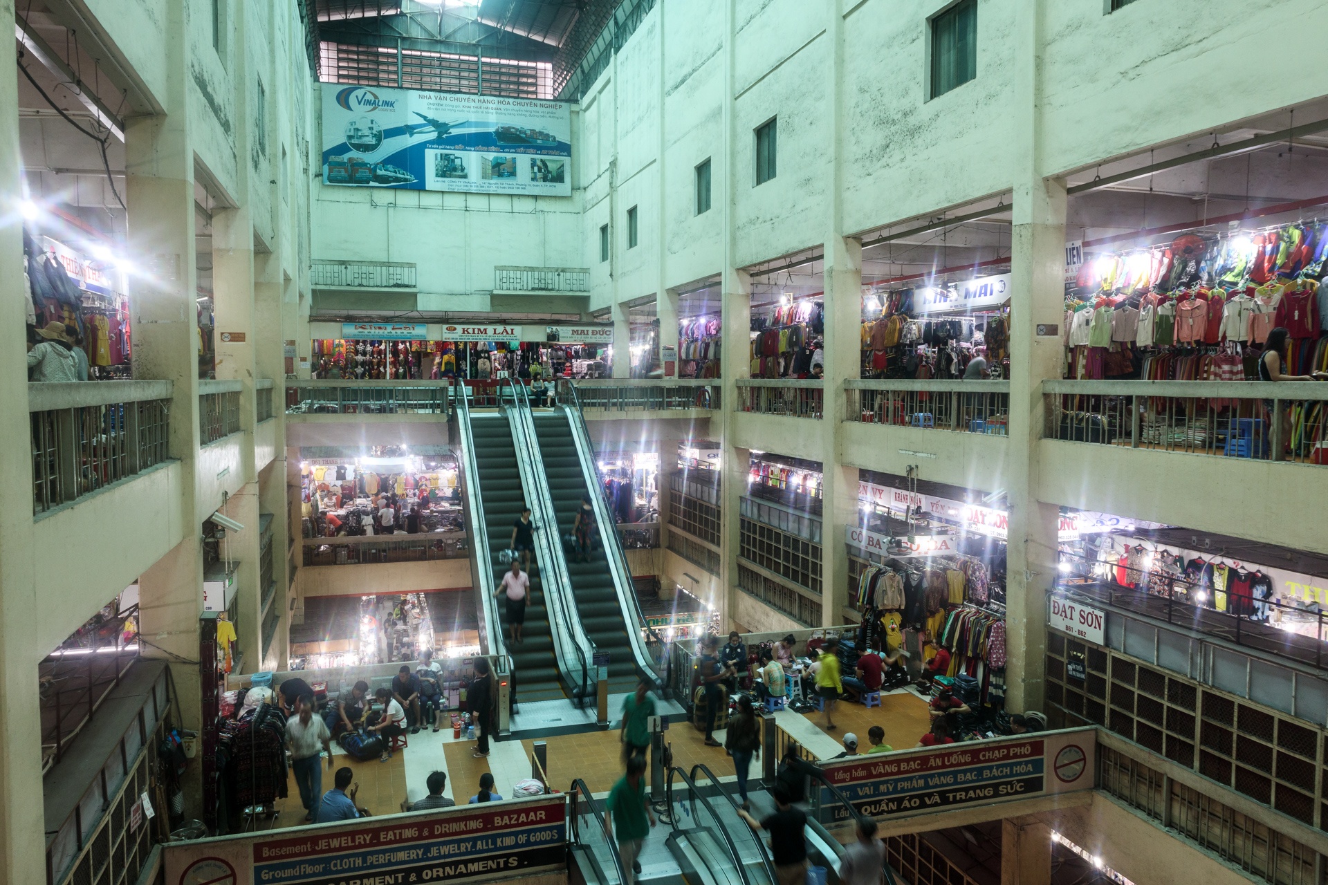 trung tam thuong mai An Dong xuong cap anh 1