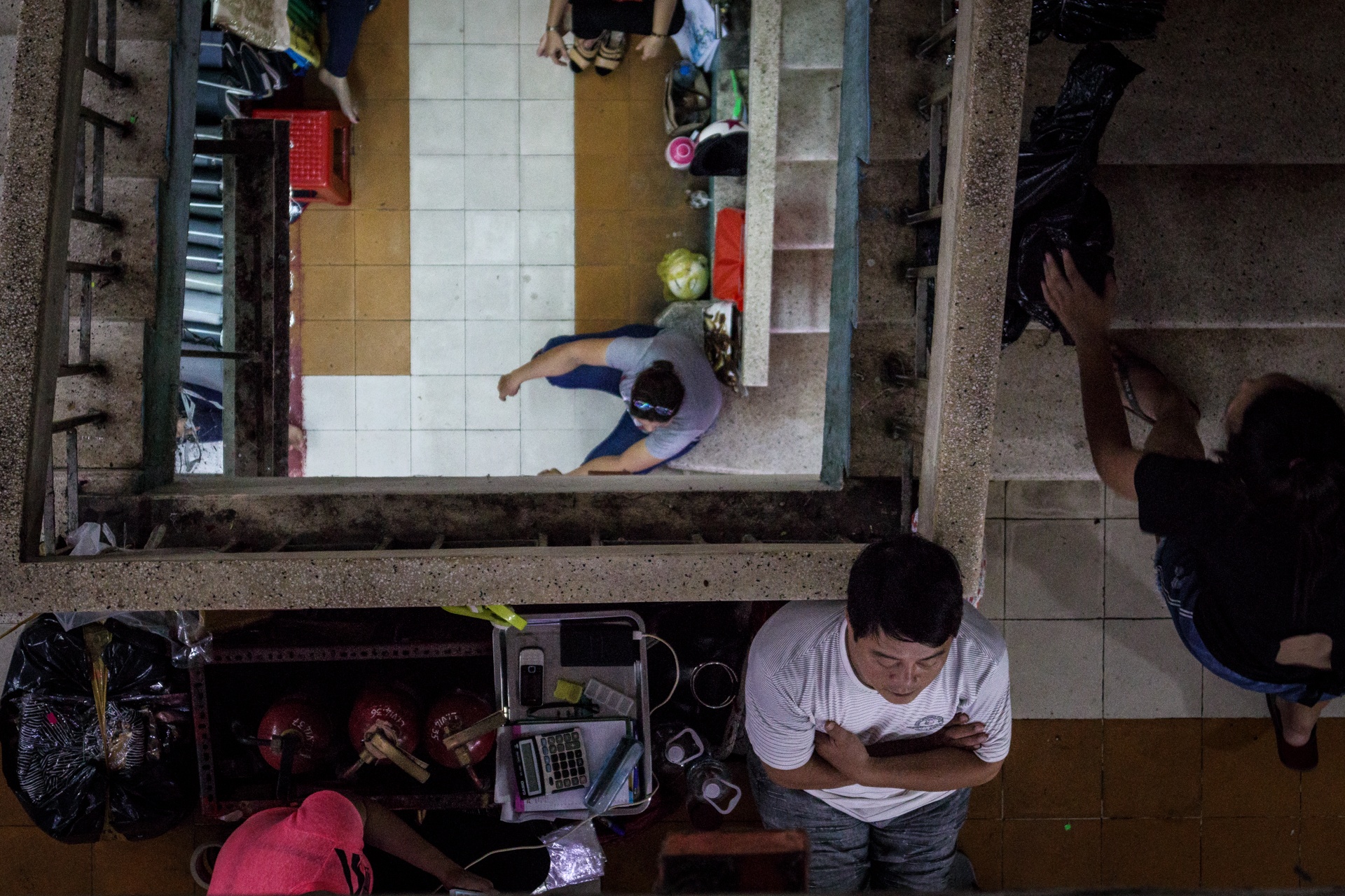 Can canh su xuong cap cua cho An Dong o Sai Gon hinh anh