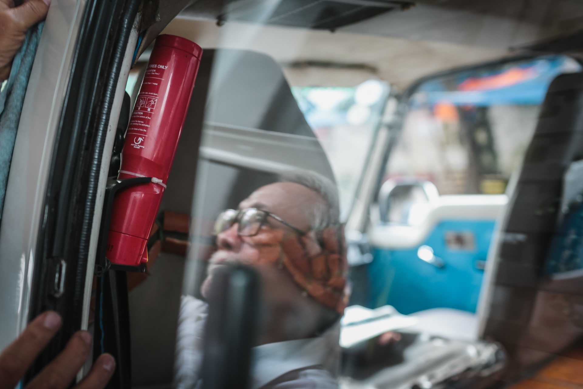 những chuyến xe chuyên chở tuổi thơ của ông giáo già ảnh 16 nhung chuyen xe chuyen cho tuoi tho cua ong giao gia anh 16