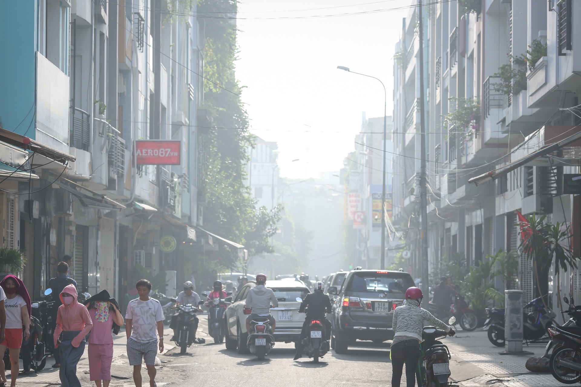 sai gon mu suong tu sang den trua anh 2