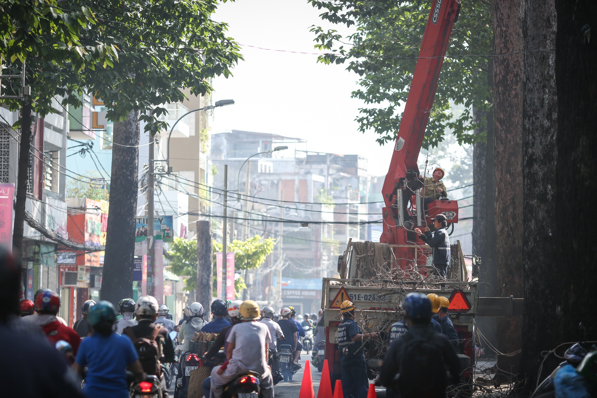 sai gon mu suong tu sang den trua anh 7