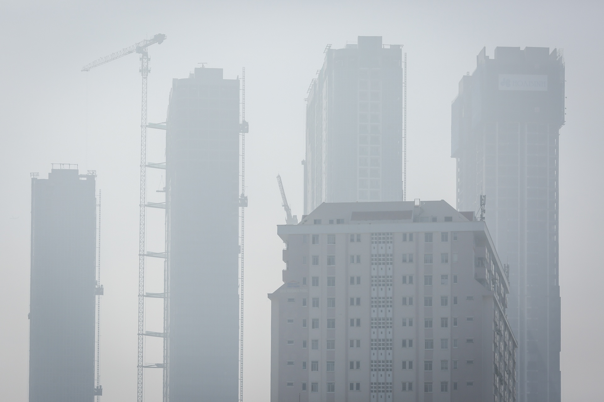 Sai Gon mu suong tu sang den gan trua hinh anh