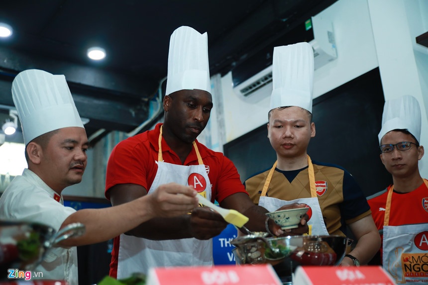 Huyen thoai Arsenal gianh chien thang trong cuoc thi do banh xeo hinh anh