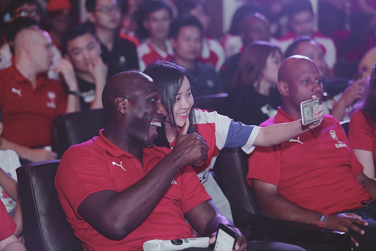 Sol Campbell: 'CDV Viet Nam rat tuyet voi' hinh anh