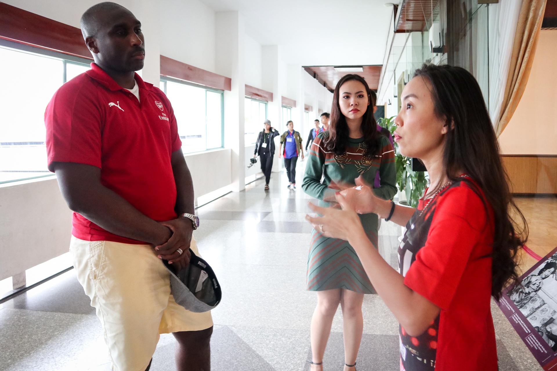 huyen thoai arsenal mac ao dai doi non la anh 8