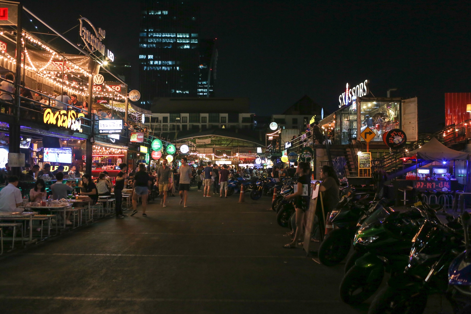 cho dem net dac trung cua du lich thai lan anh 18