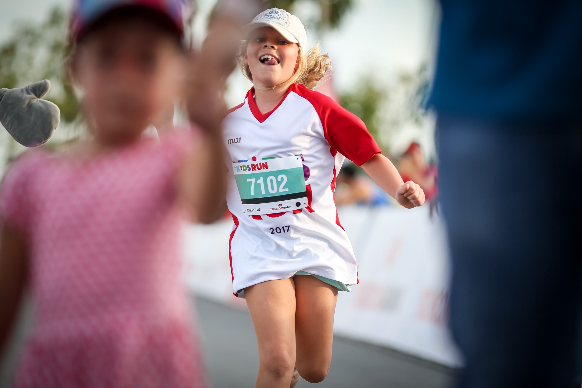 hao hung duong chay marathon danh cho tre em anh 13