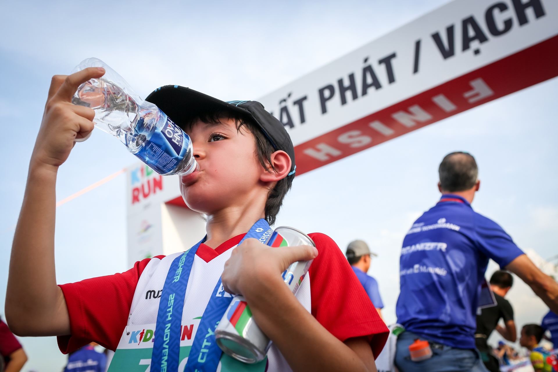 hao hung duong chay marathon danh cho tre em anh 15