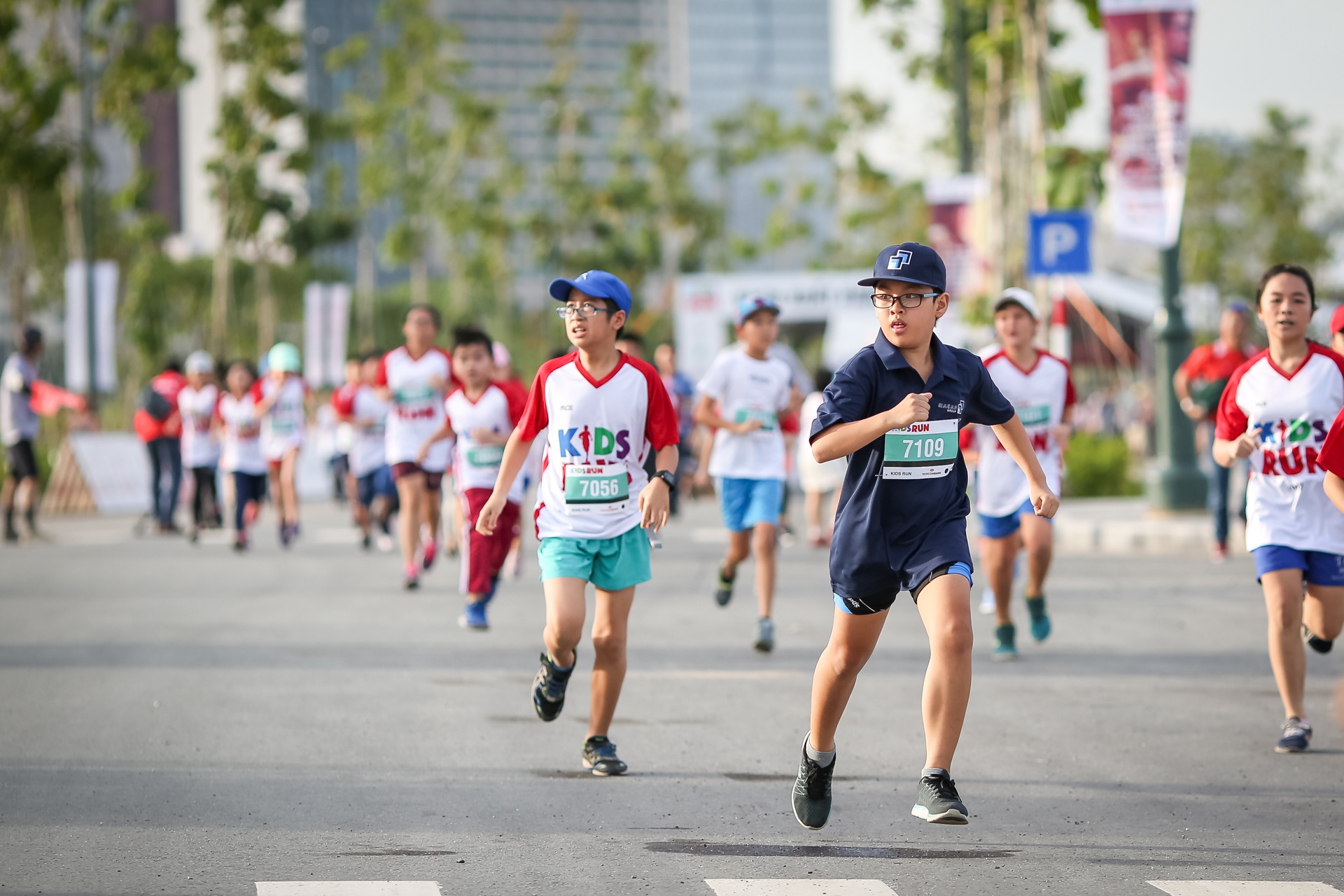 hao hung duong chay marathon danh cho tre em anh 7