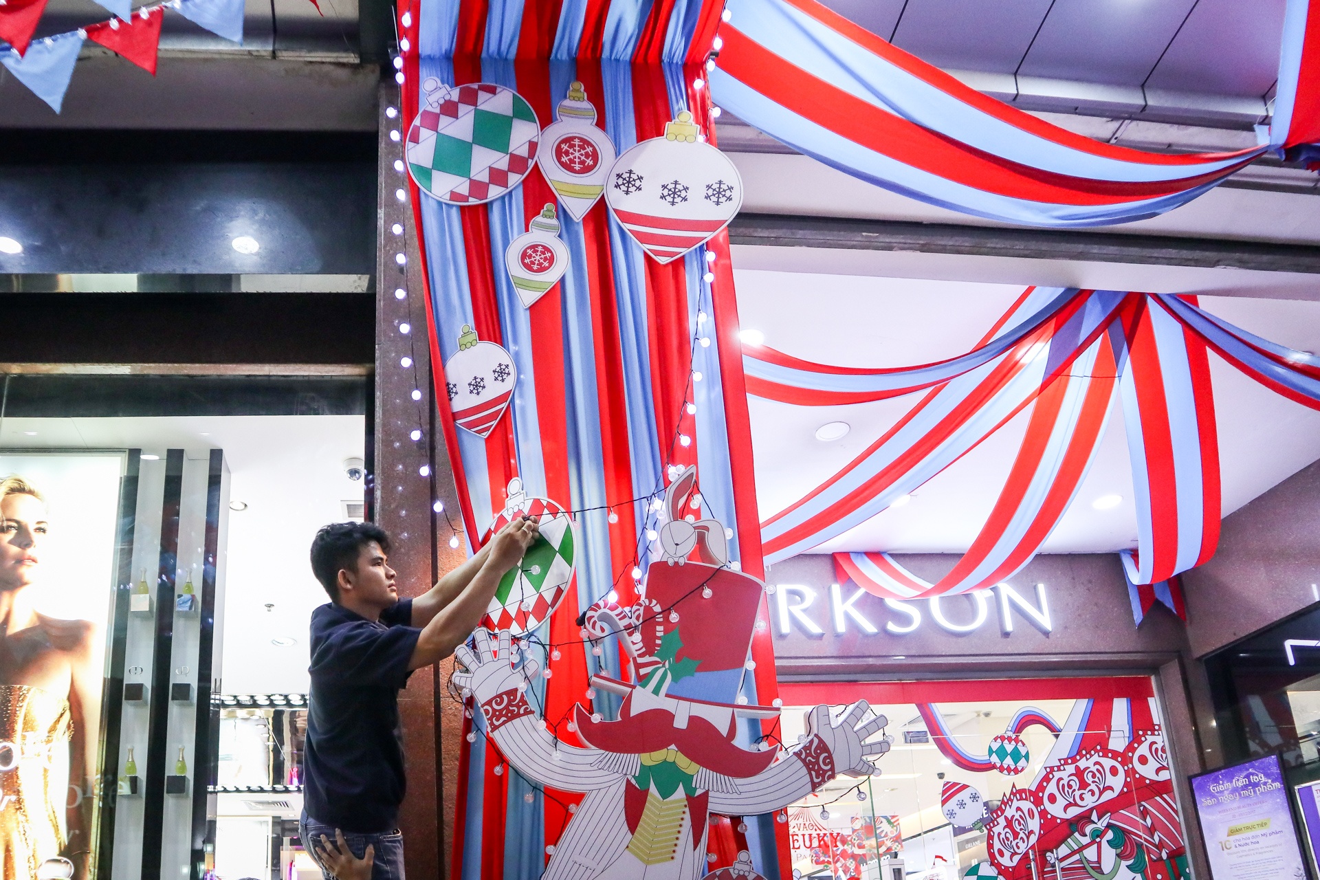 sài gòn trang trí giáng sinh  ảnh 1 sai gon trang tri giang sinh anh 1