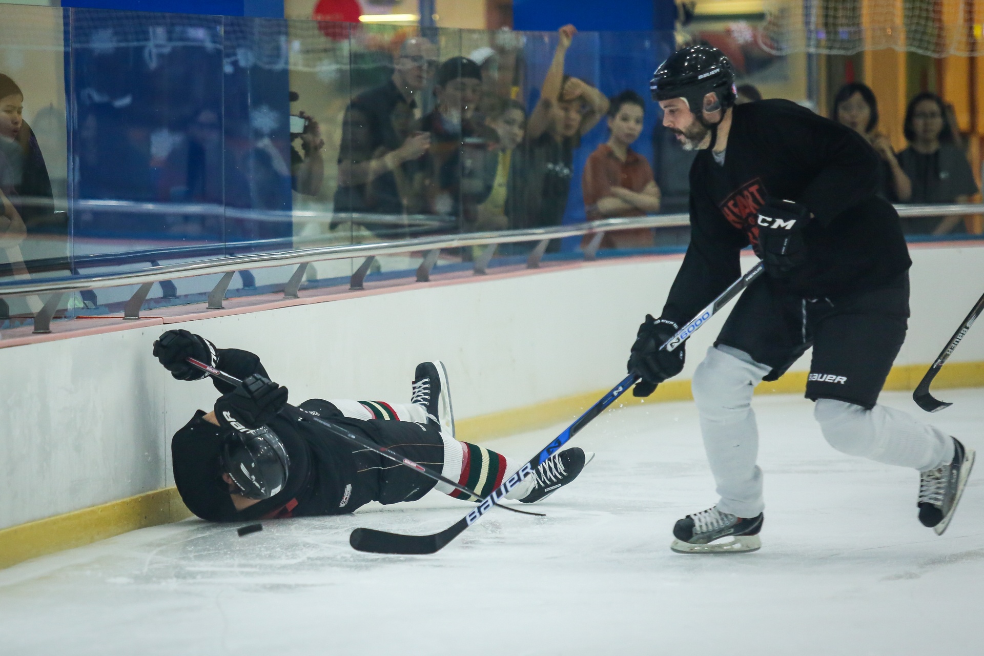 Kich tinh tran dau hockey o Viet Nam hinh anh