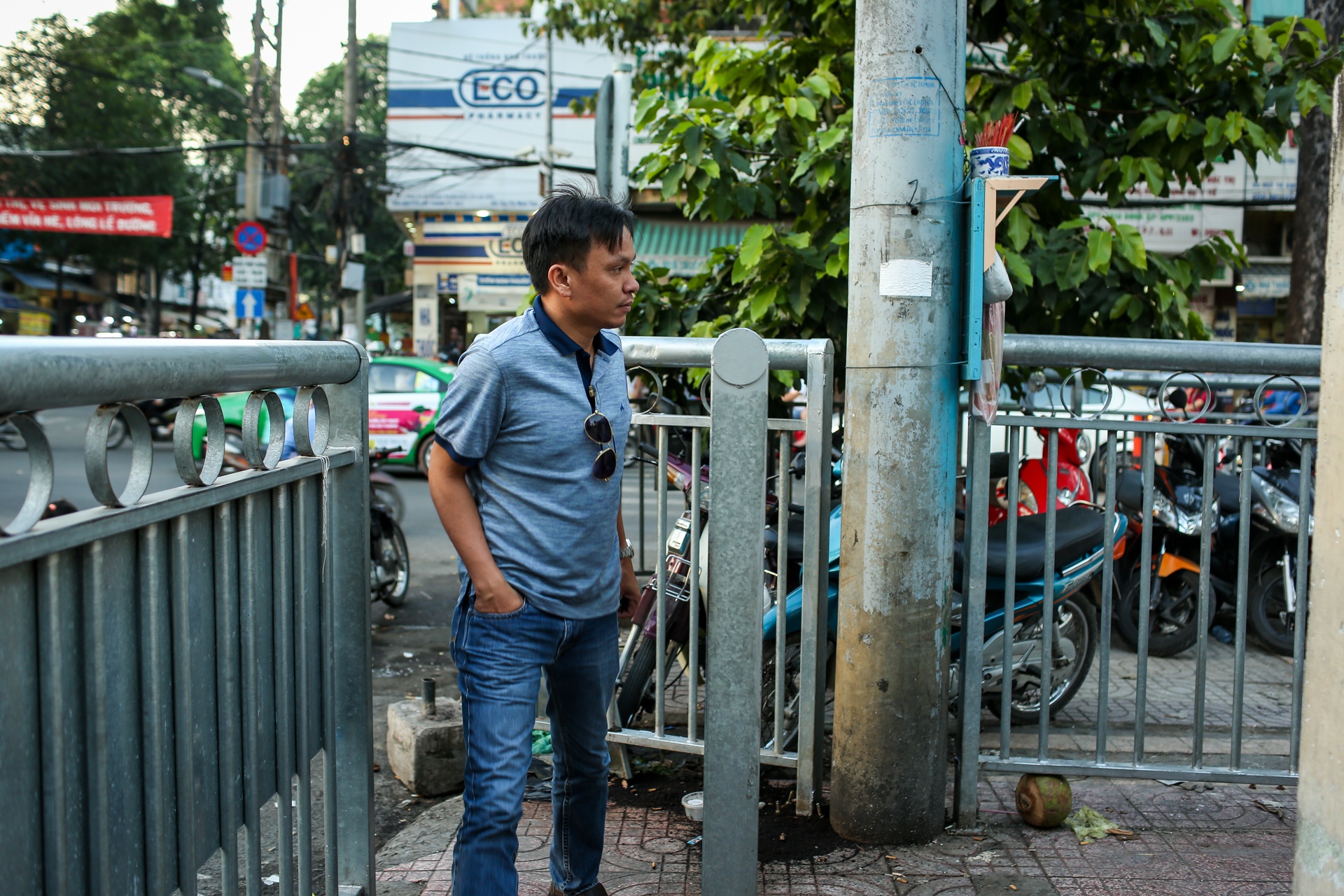 cac loai rao chan xe may tren via he sai gon anh 12