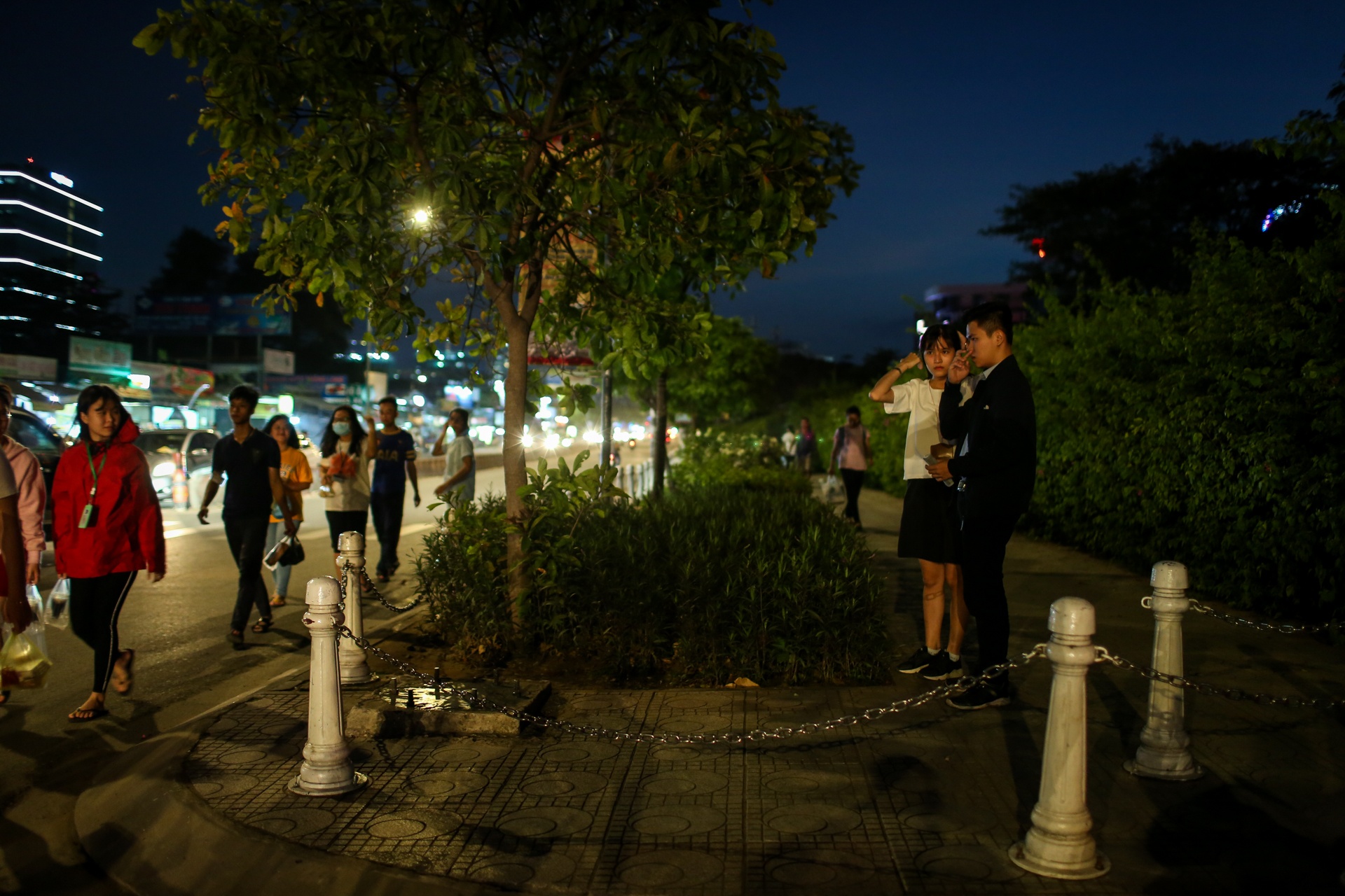 cac loai rao chan xe may tren via he sai gon anh 15