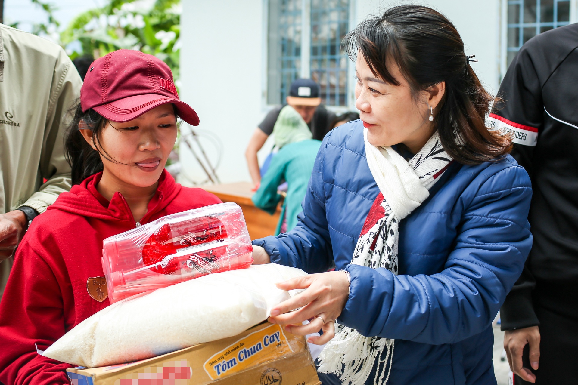 Chinh quyen va nguoi dan vung tam bao am long voi 'Chuyen xe ket noi' hinh anh