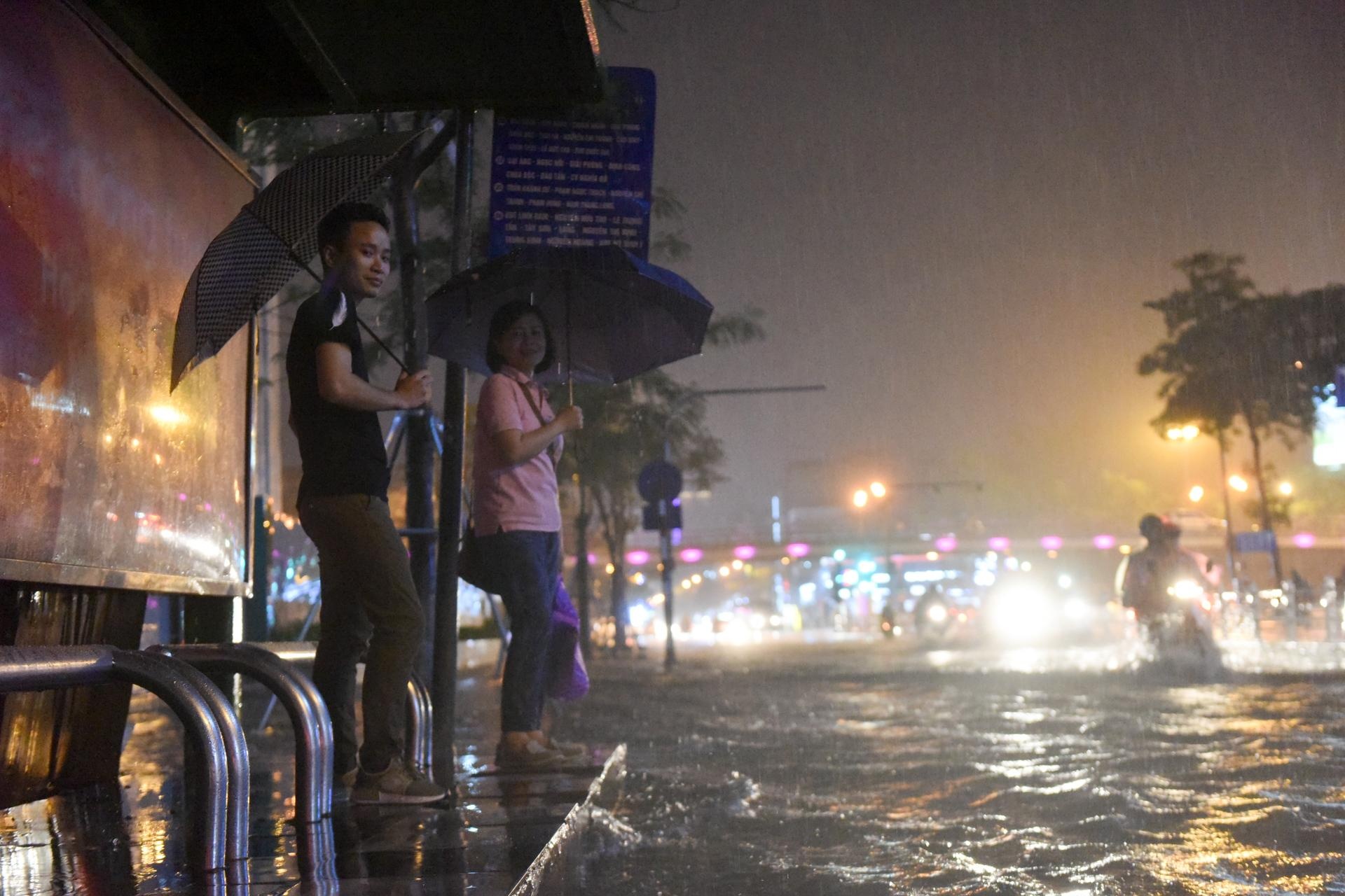 cong vien van lang khanh thanh sau hon 5 thang cai tao anh 10