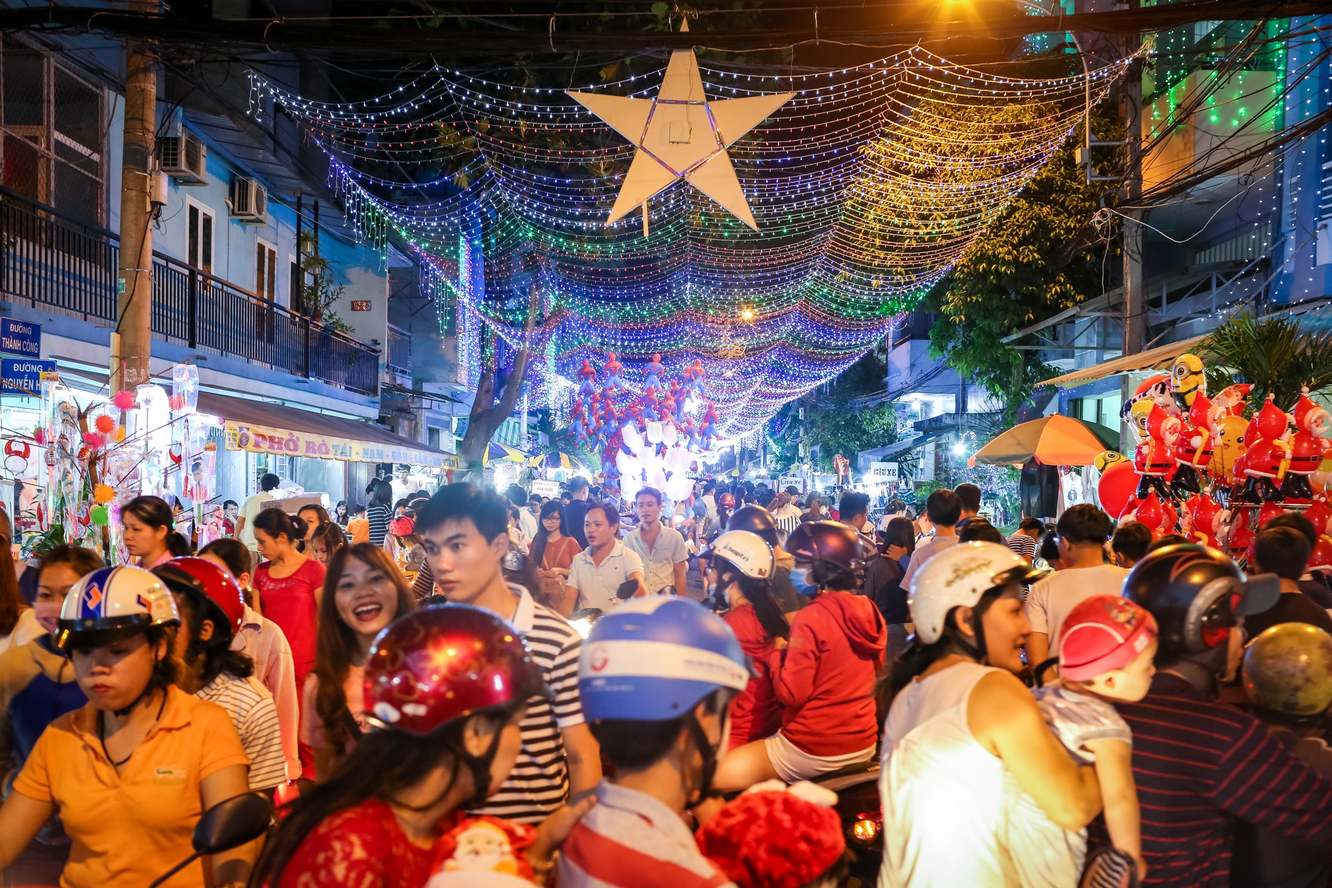 xom dao dep nhu chau Au ngay tai Sai Gon anh 1
