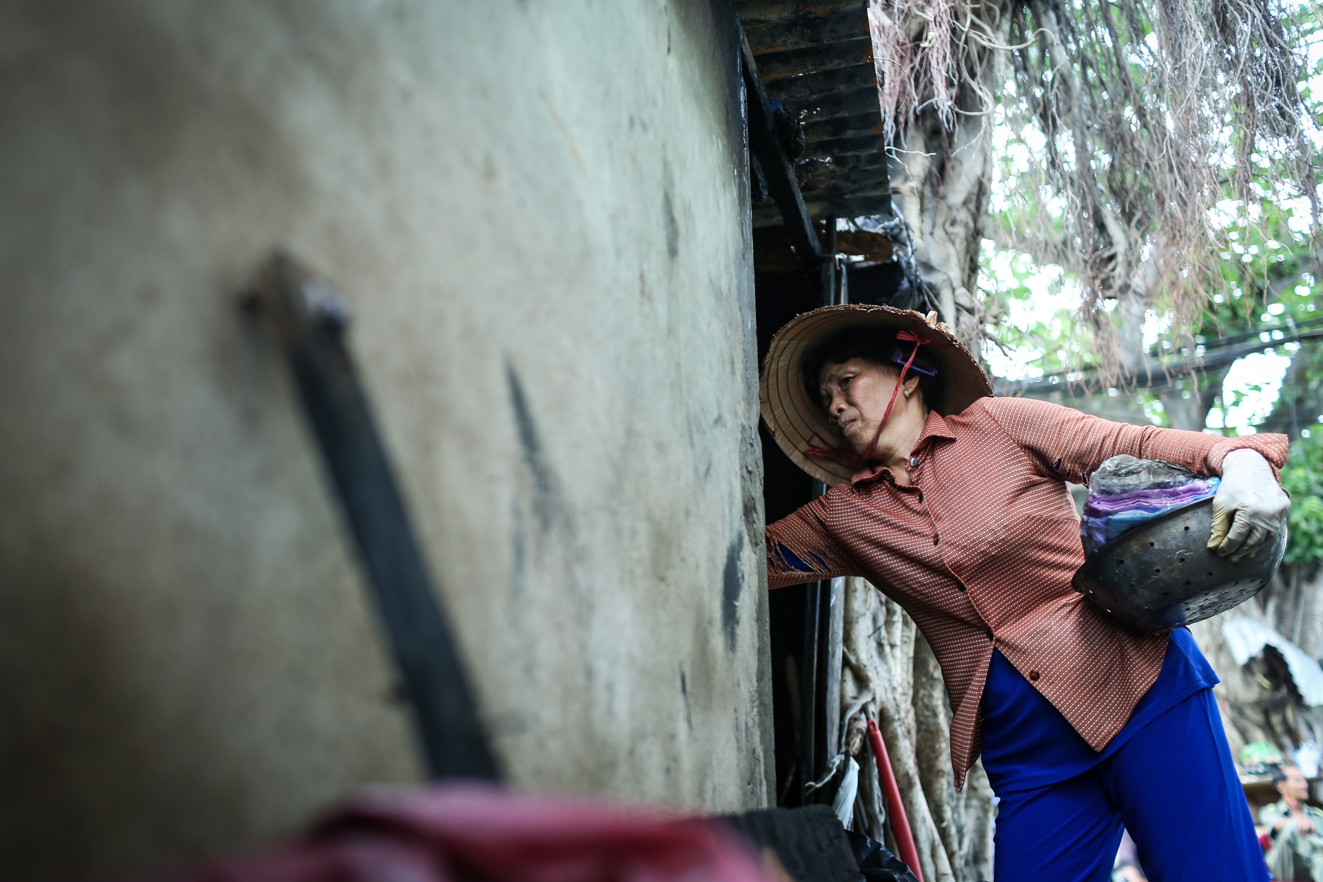 Chay ven kenh o Sai Gon anh 5