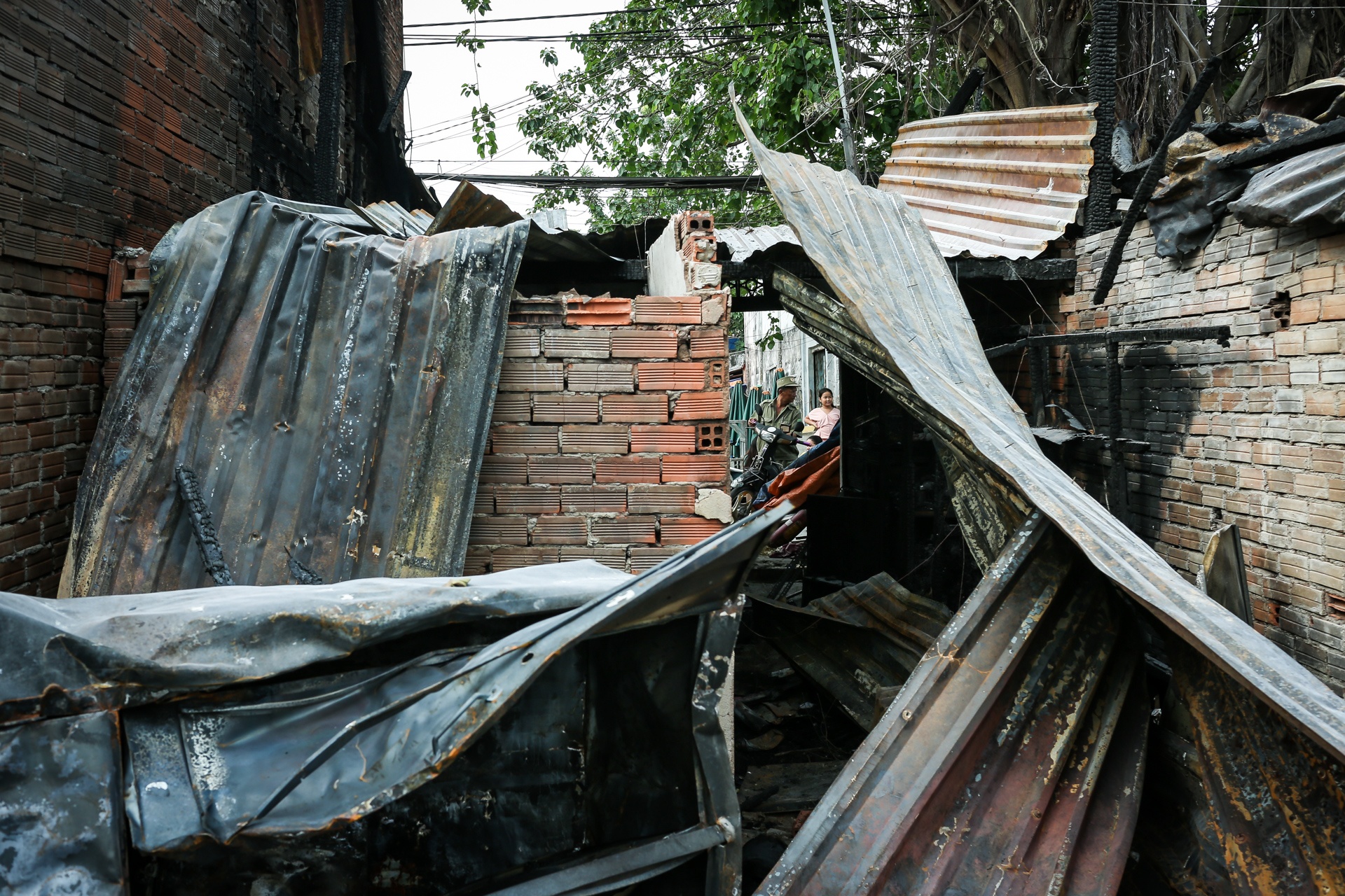 Chay ven kenh o Sai Gon anh 2