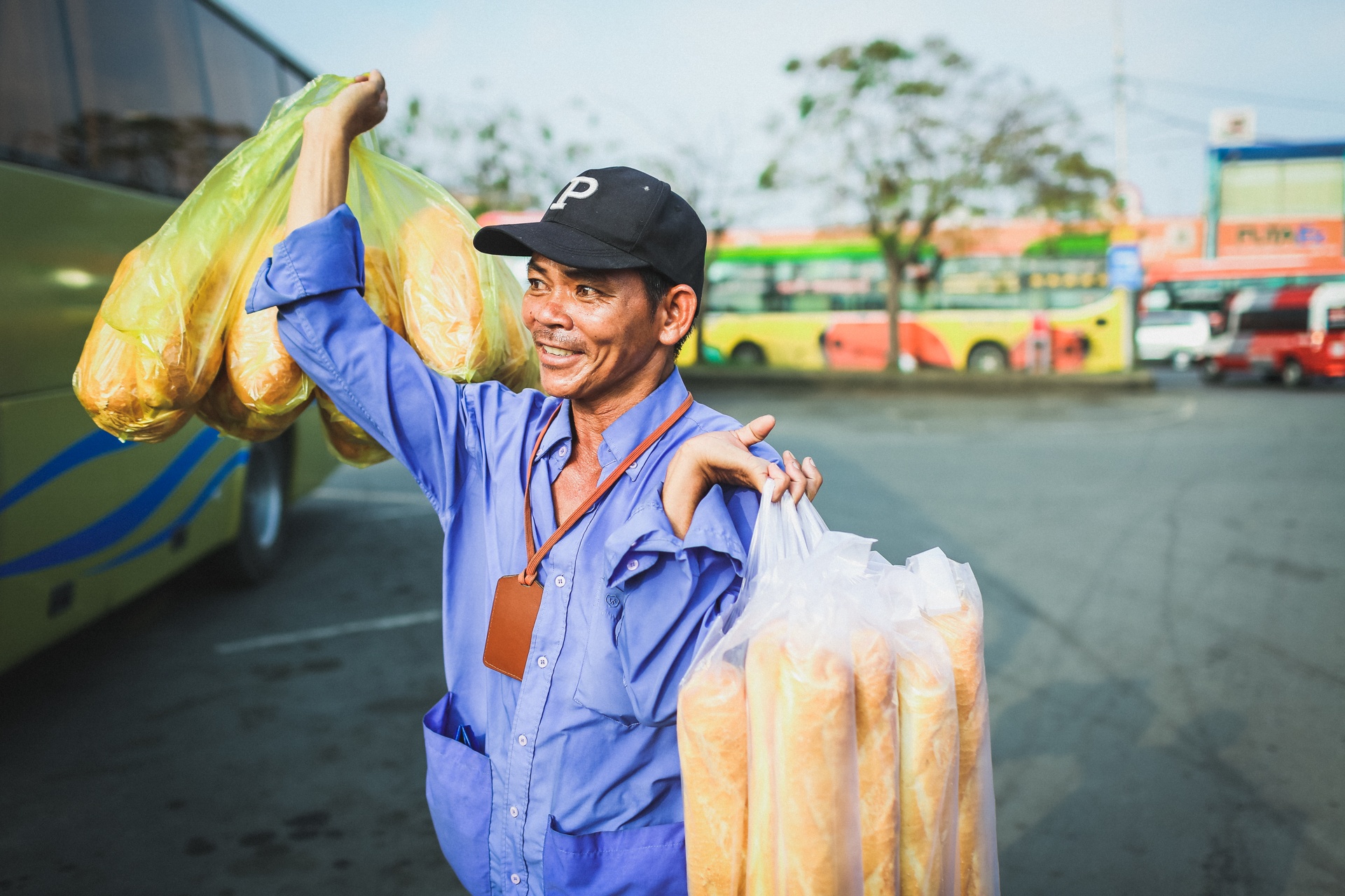 Banh mi hien dien khap cac ngo ngach Sai Gon hinh anh
