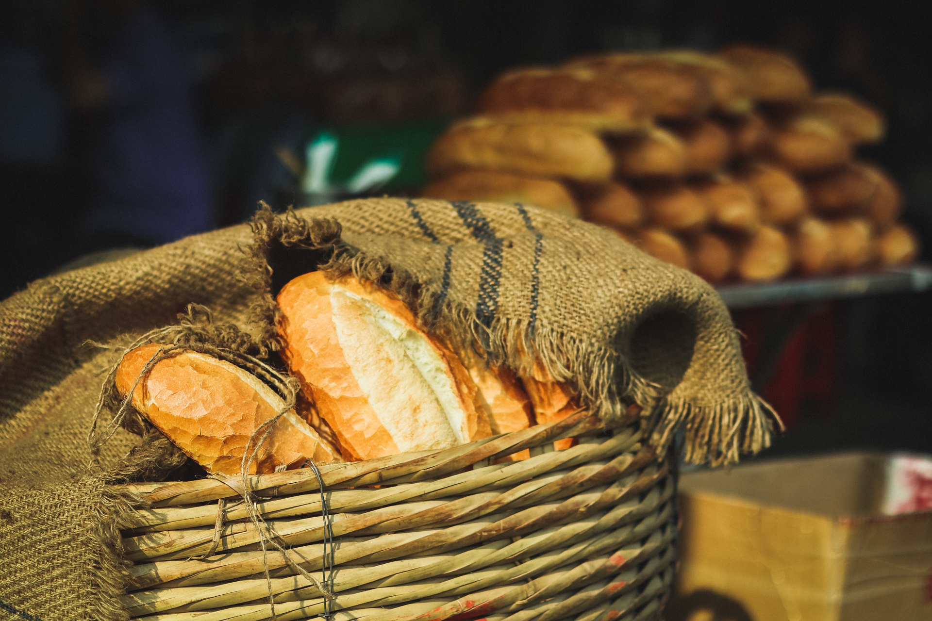 Banh mi Sai Gon, mon an ngon re 150 nam hinh anh