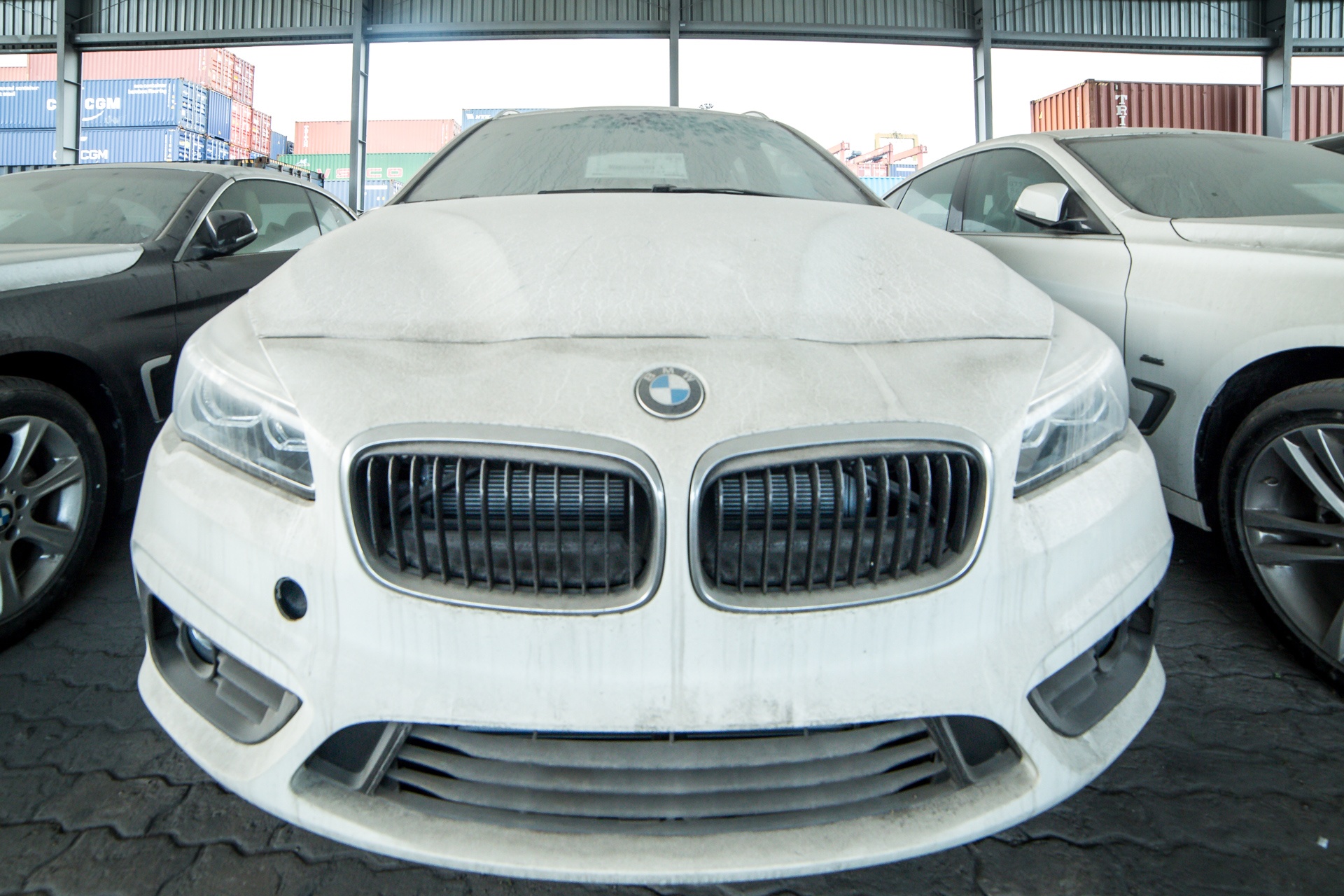 Can canh dan xe BMW hon 3 trieu USD phu bui o Sai Gon hinh anh